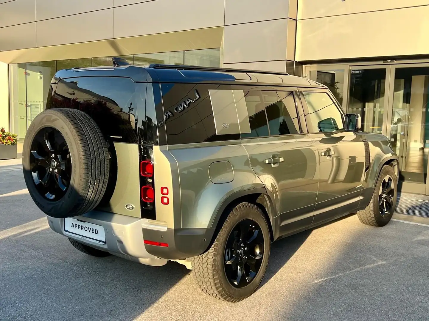 Land Rover Defender Defender 110 2.0 SD4 240CV AWD Auto HSE - 2