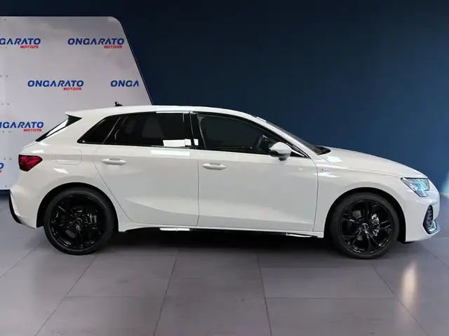 Audi A3 view 4