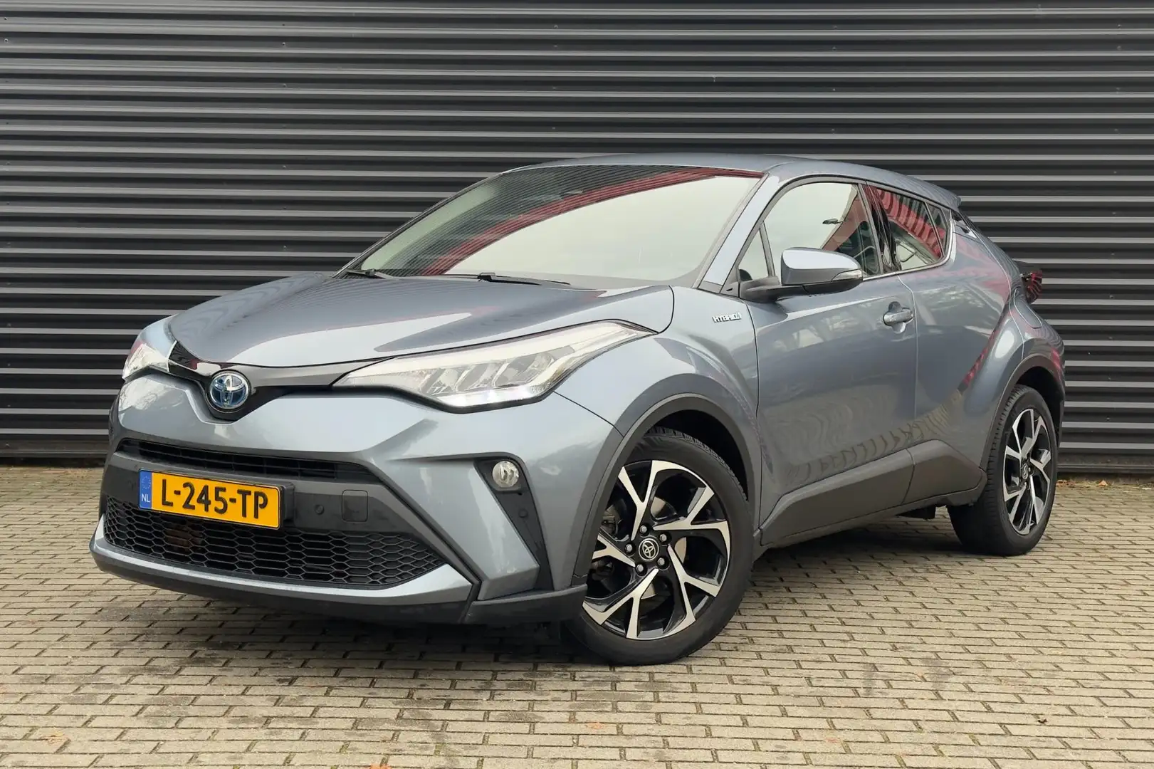 Toyota C-HR 1.8 Hybrid Dynamic | Full Map Navi | LED | 18" LM Grau - 1