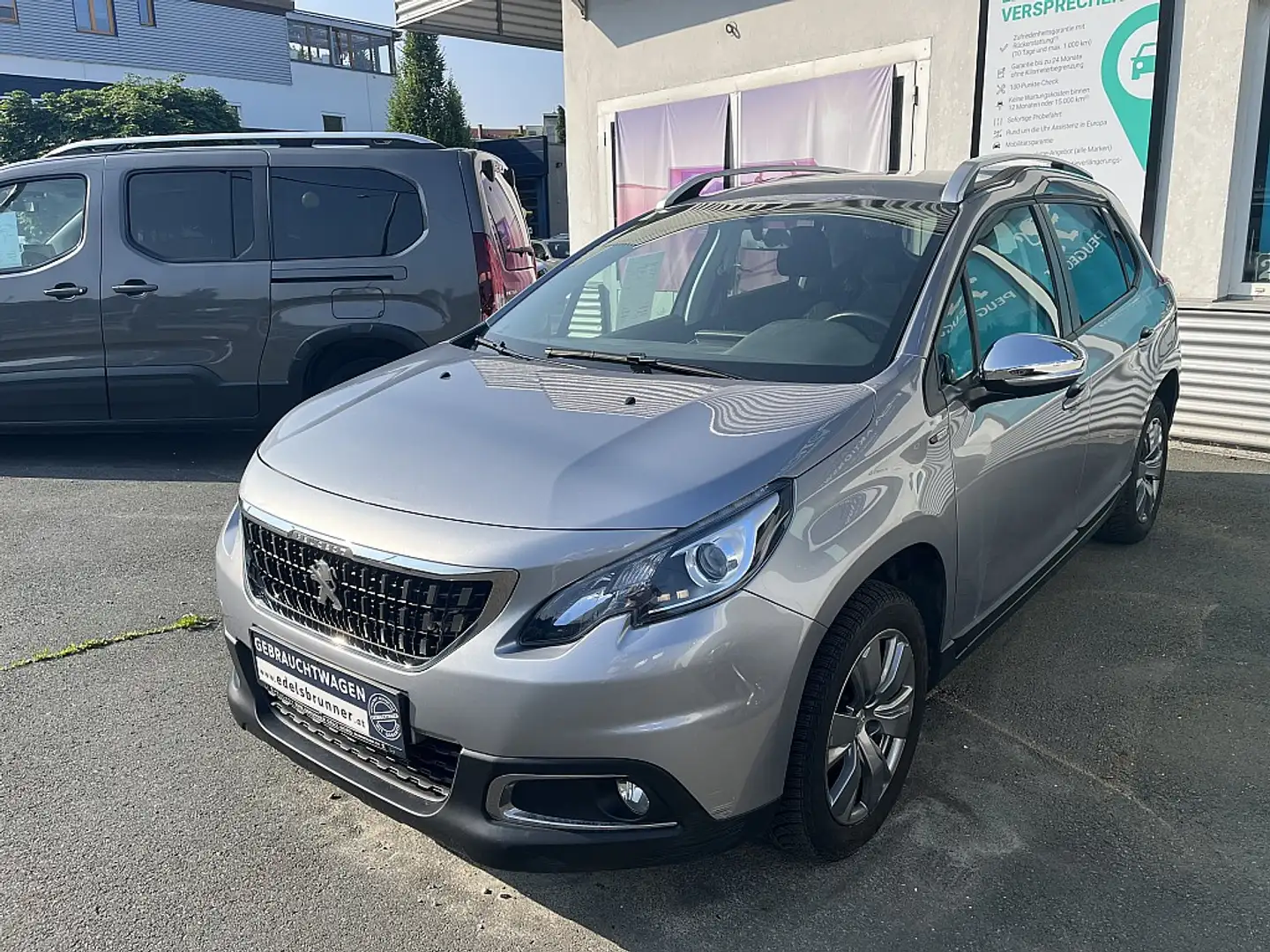 Peugeot 2008 1,6 BHDI S&S Style Silber - 1