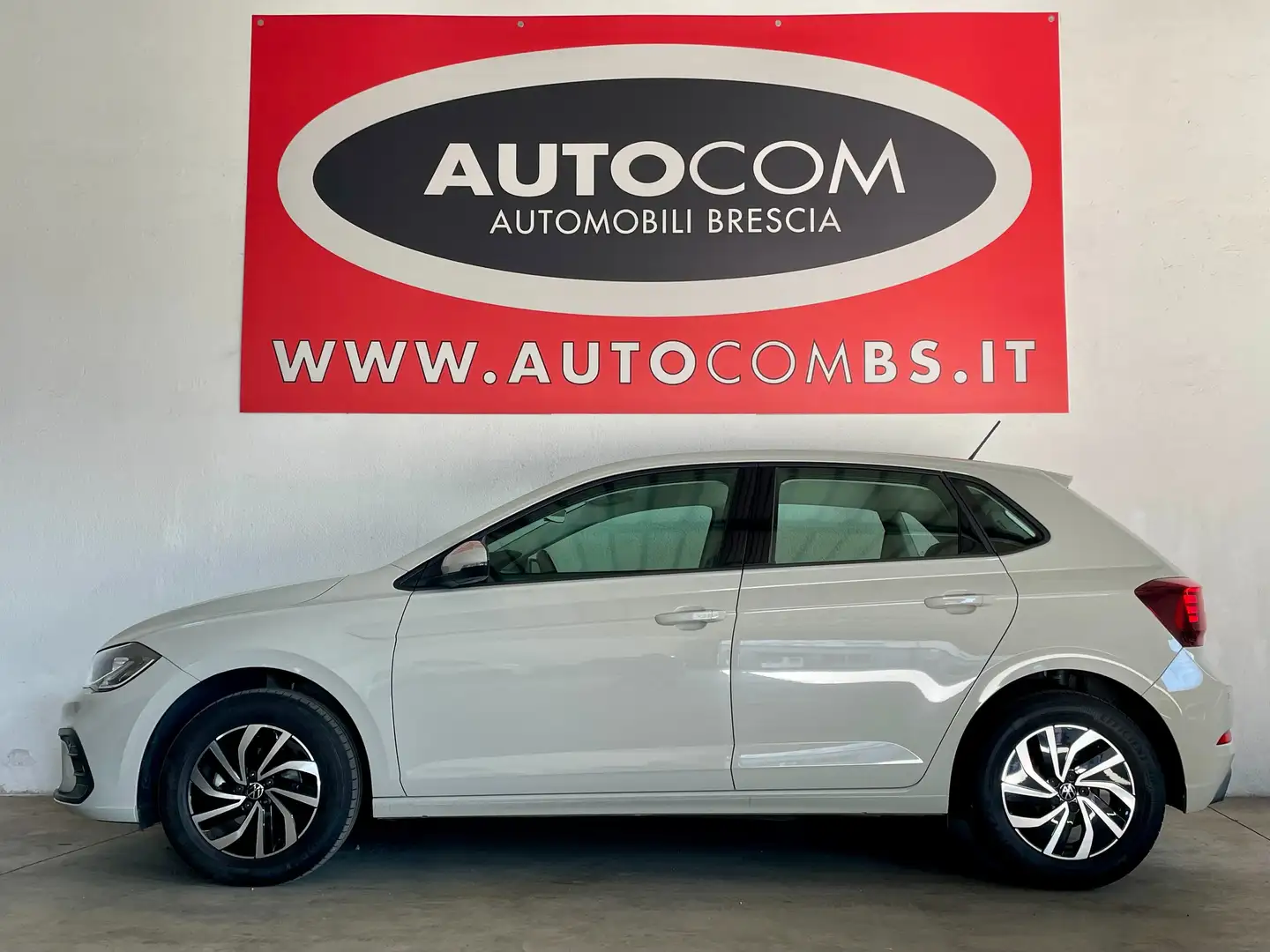 Volkswagen Polo 1.0 evo Life 80cv Gris - 1