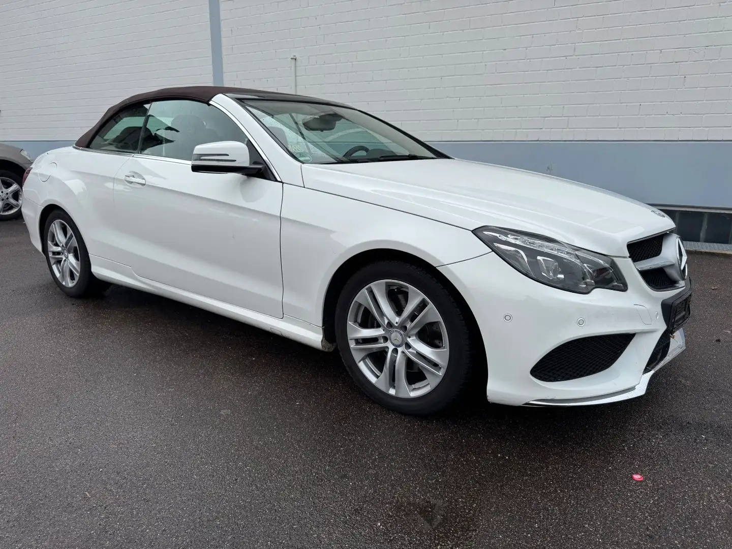 Mercedes-Benz E 250 Cabrio AMG Sportpaket Airscarf LED Blanc - 2