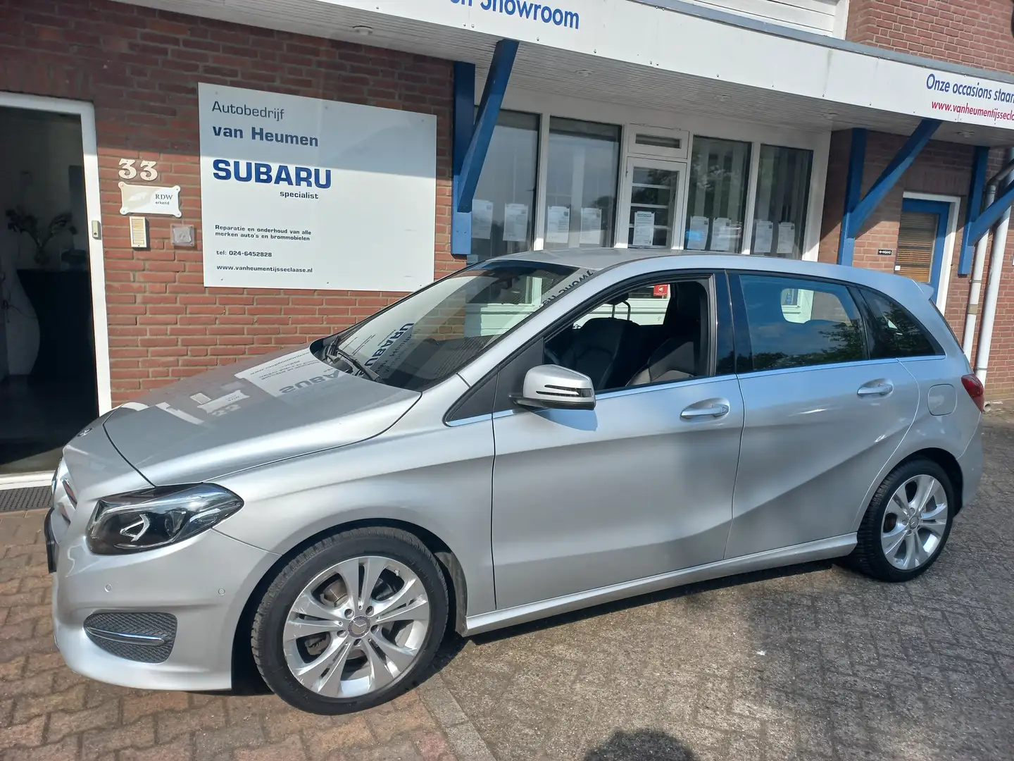 Mercedes-Benz B 180 Ambition Stříbrná - 1