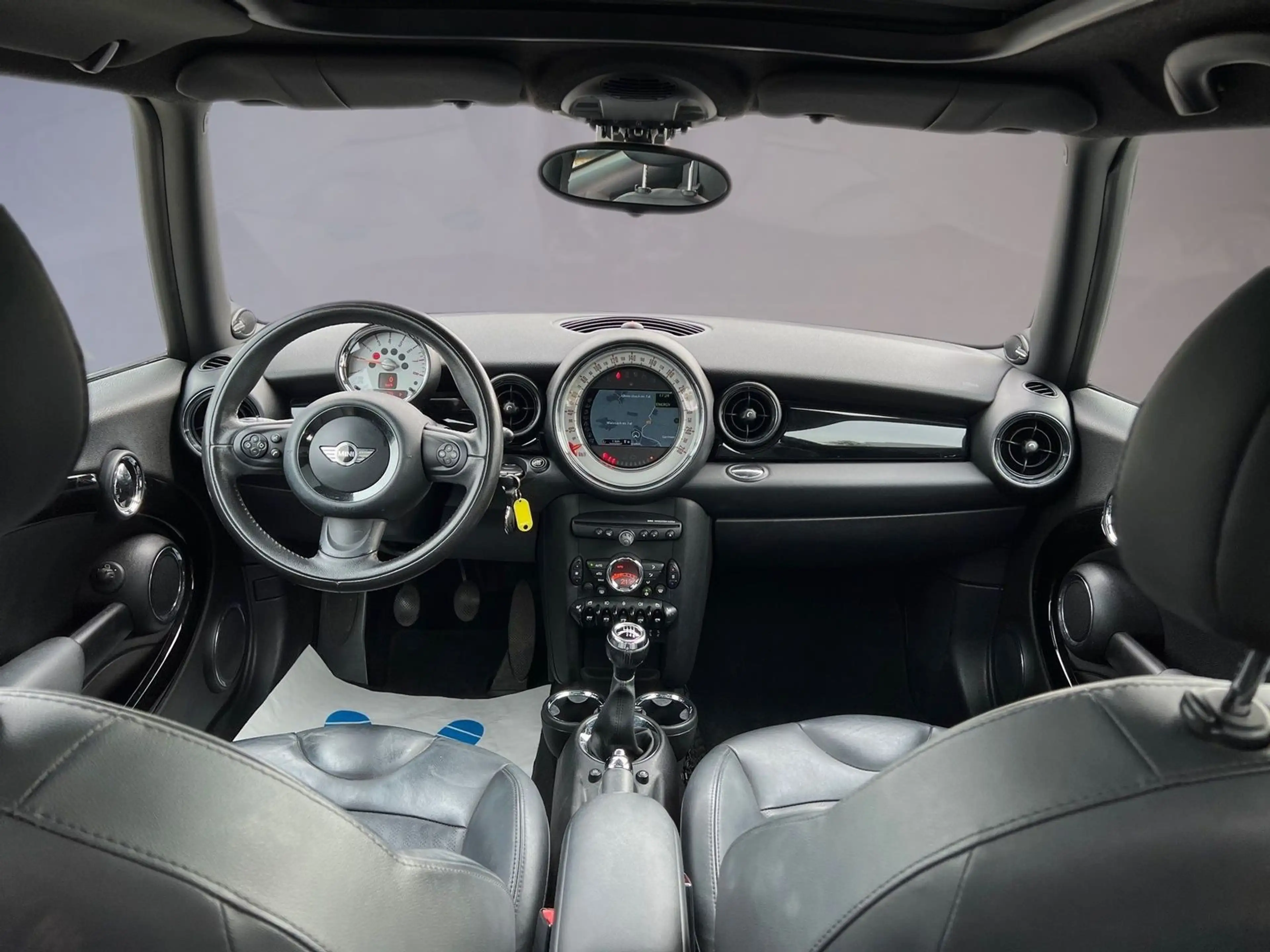 MINI Cooper Mini 1.6*Bi-Xen*Panorama*Leder*8xBereift — photo 2
