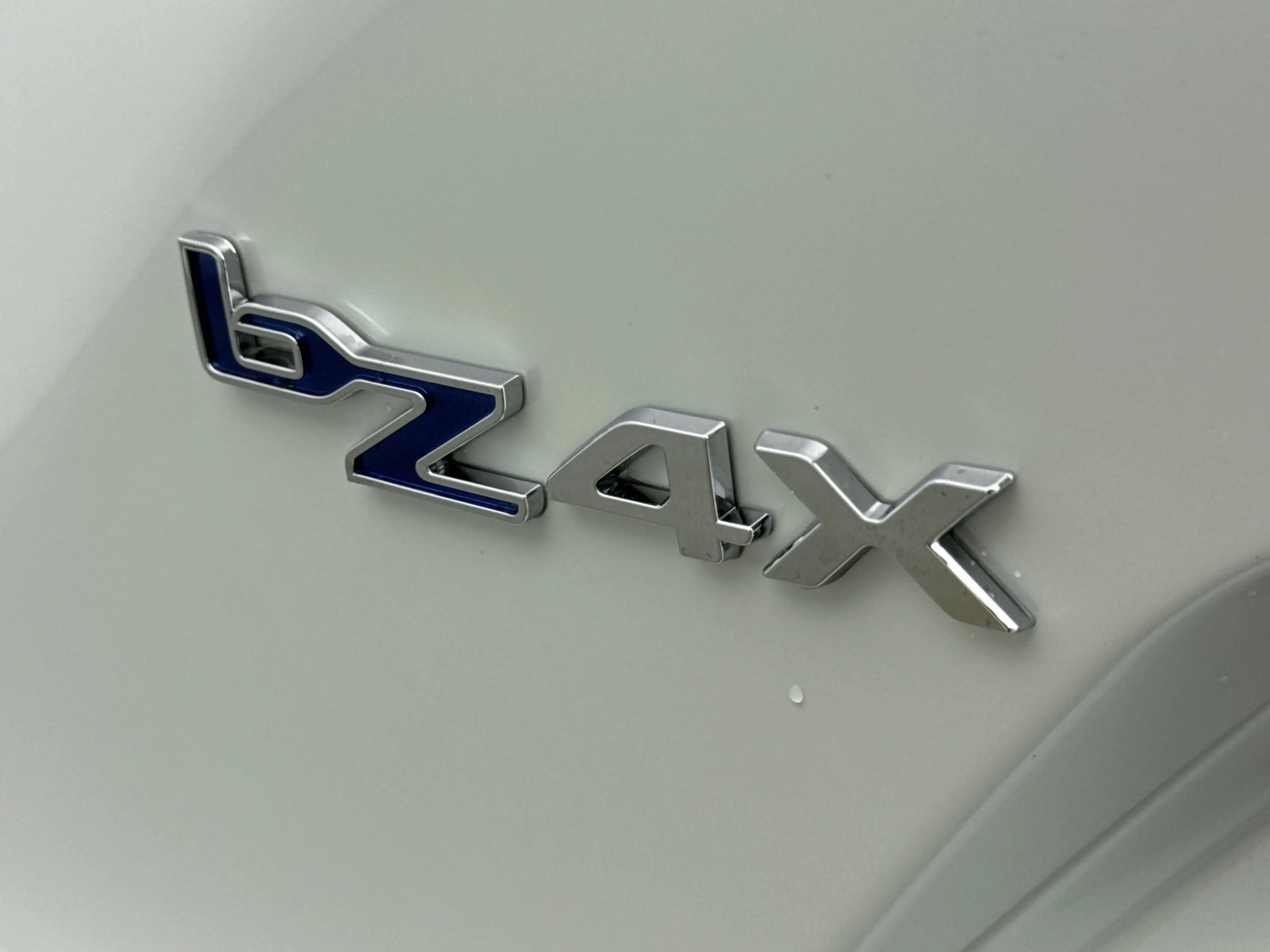 Toyota bZ4X Dynamic 73 kWh | Apple Carplay & Android Auto | Pa — photo 6