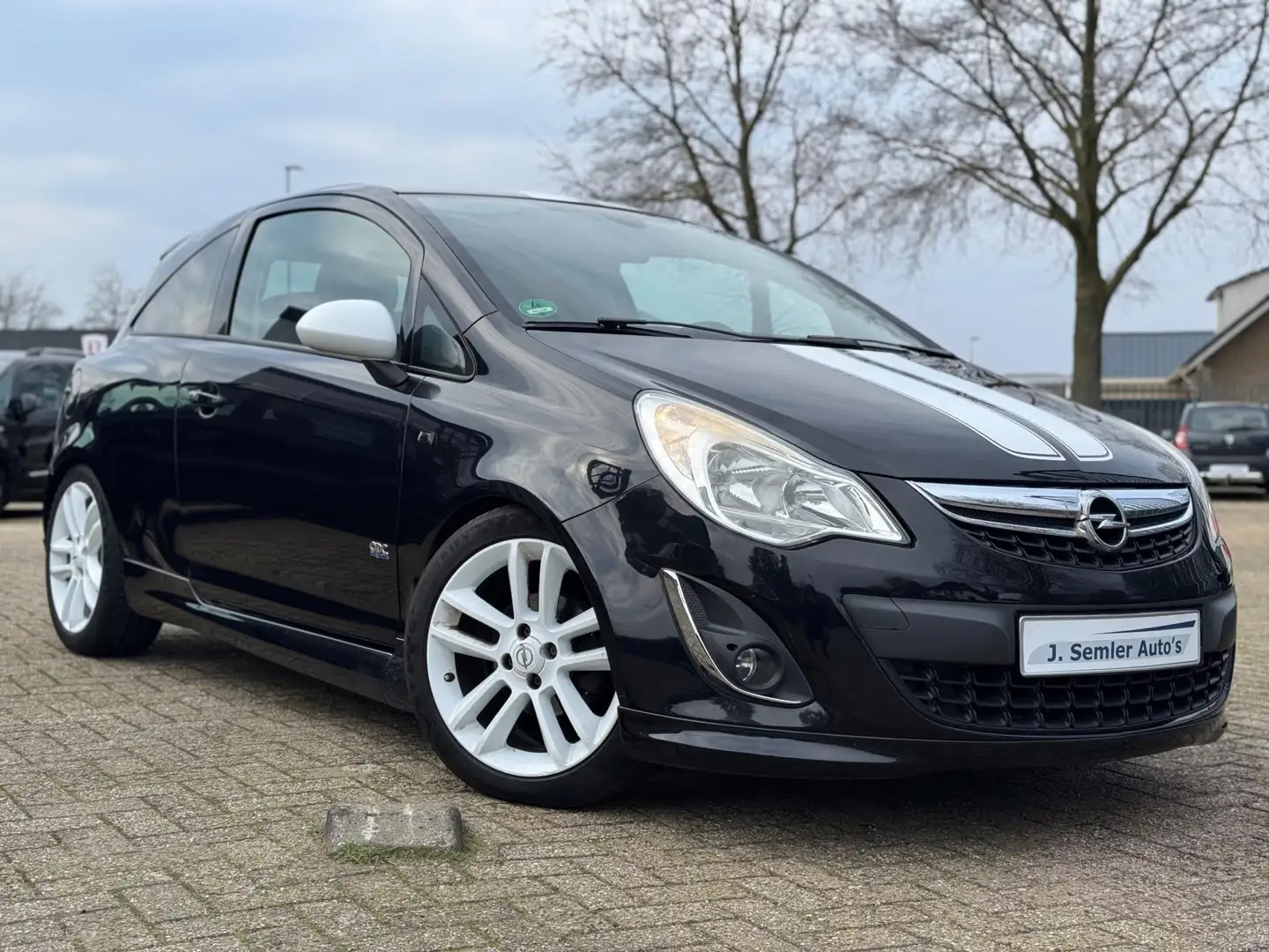Opel Corsa 1.4-16V OPC-LINE 101PK AIRCO 106DKM Zwart - 2