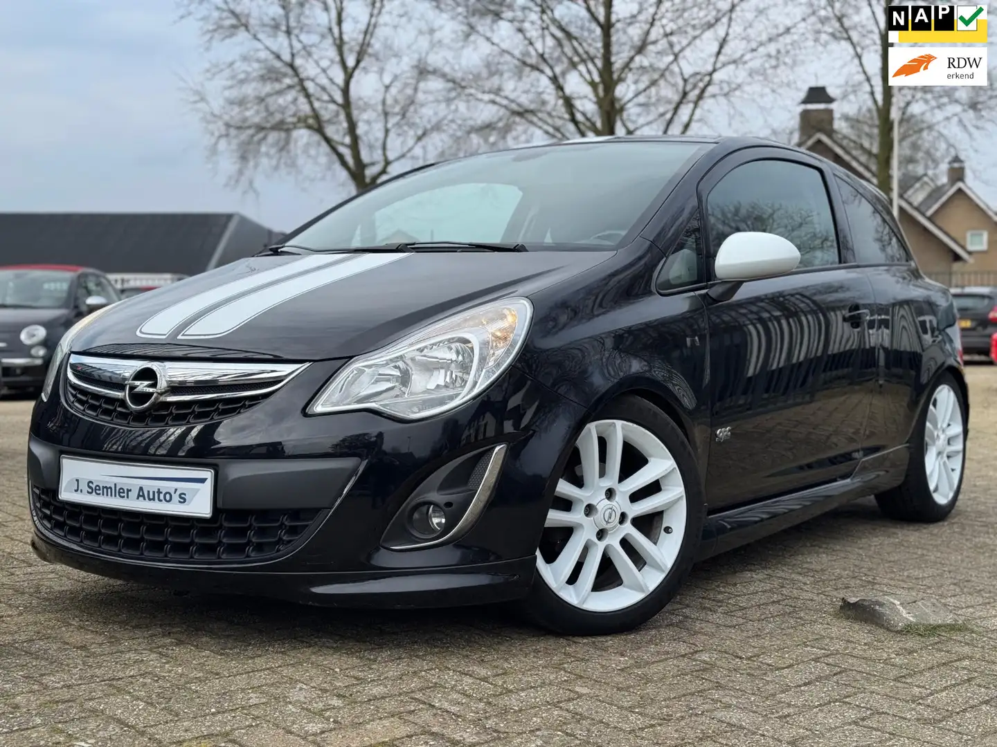 Opel Corsa 1.4-16V OPC-LINE 101PK AIRCO 106DKM Zwart - 1