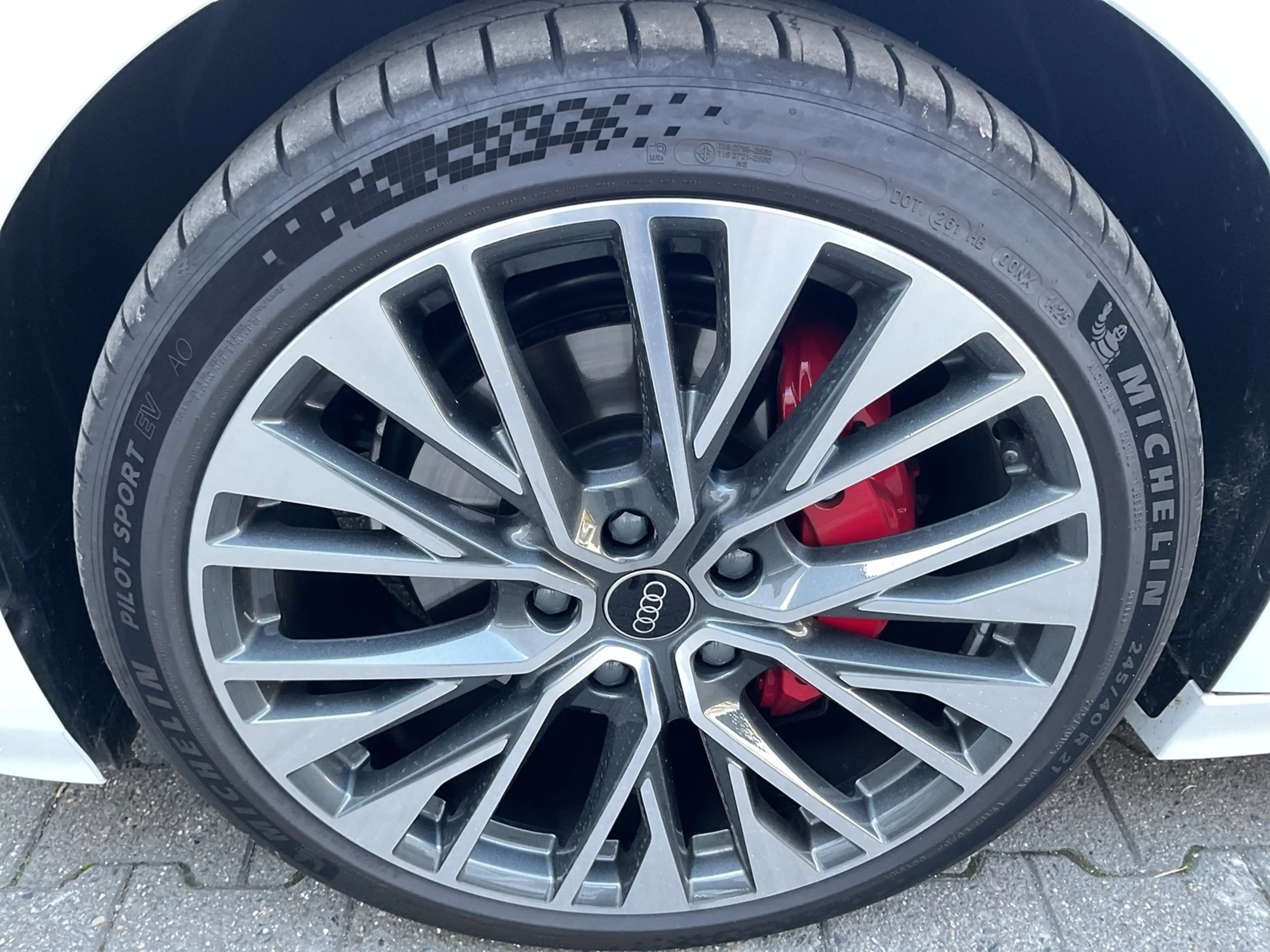 Audi A6 e-tron Avant quattro advanced AHK 360CAM LM21 — photo 10