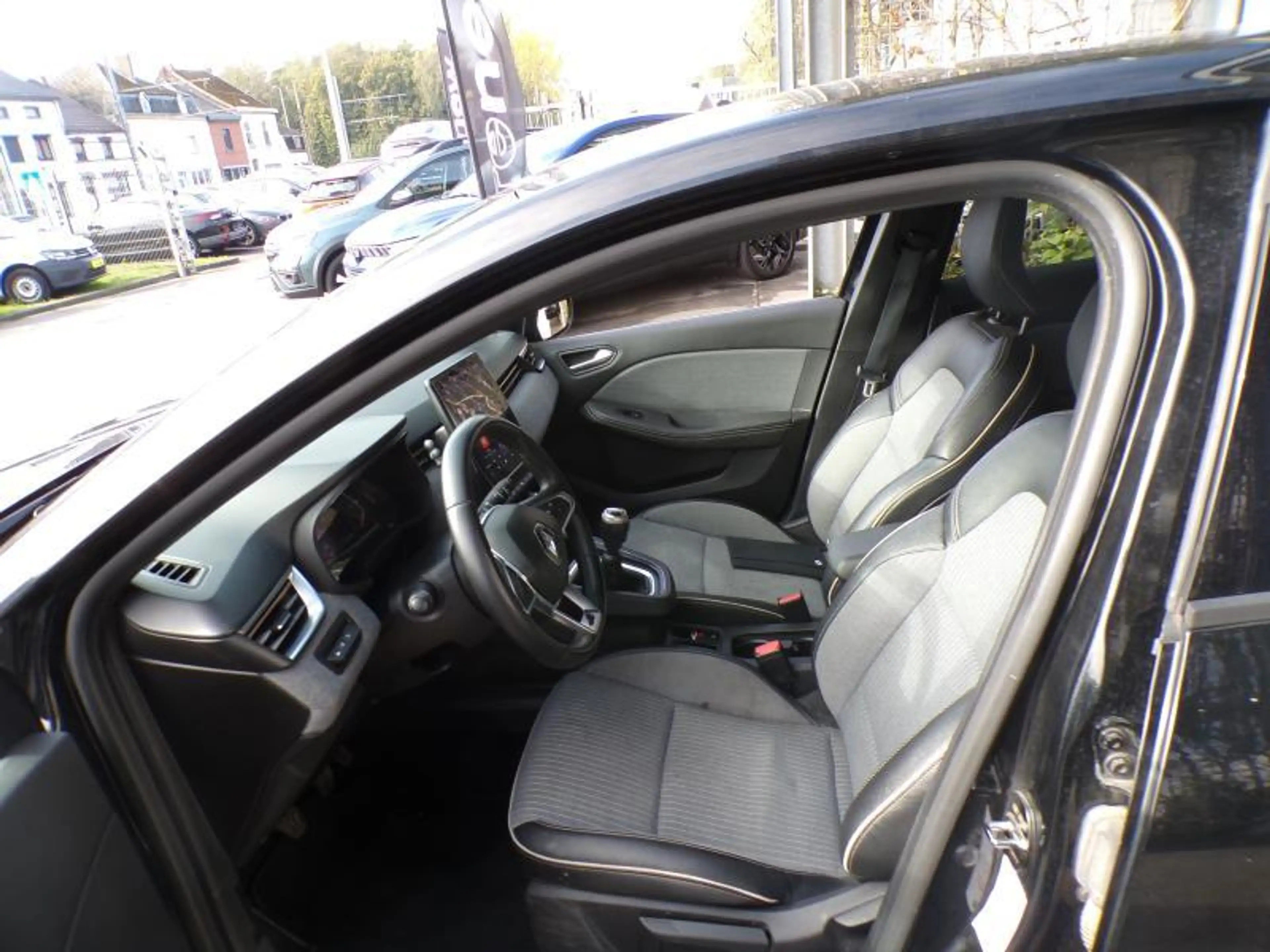 Renault Clio 1.0 91cv noir 03/22 89.358km Airco GPS Cruise — photo 6