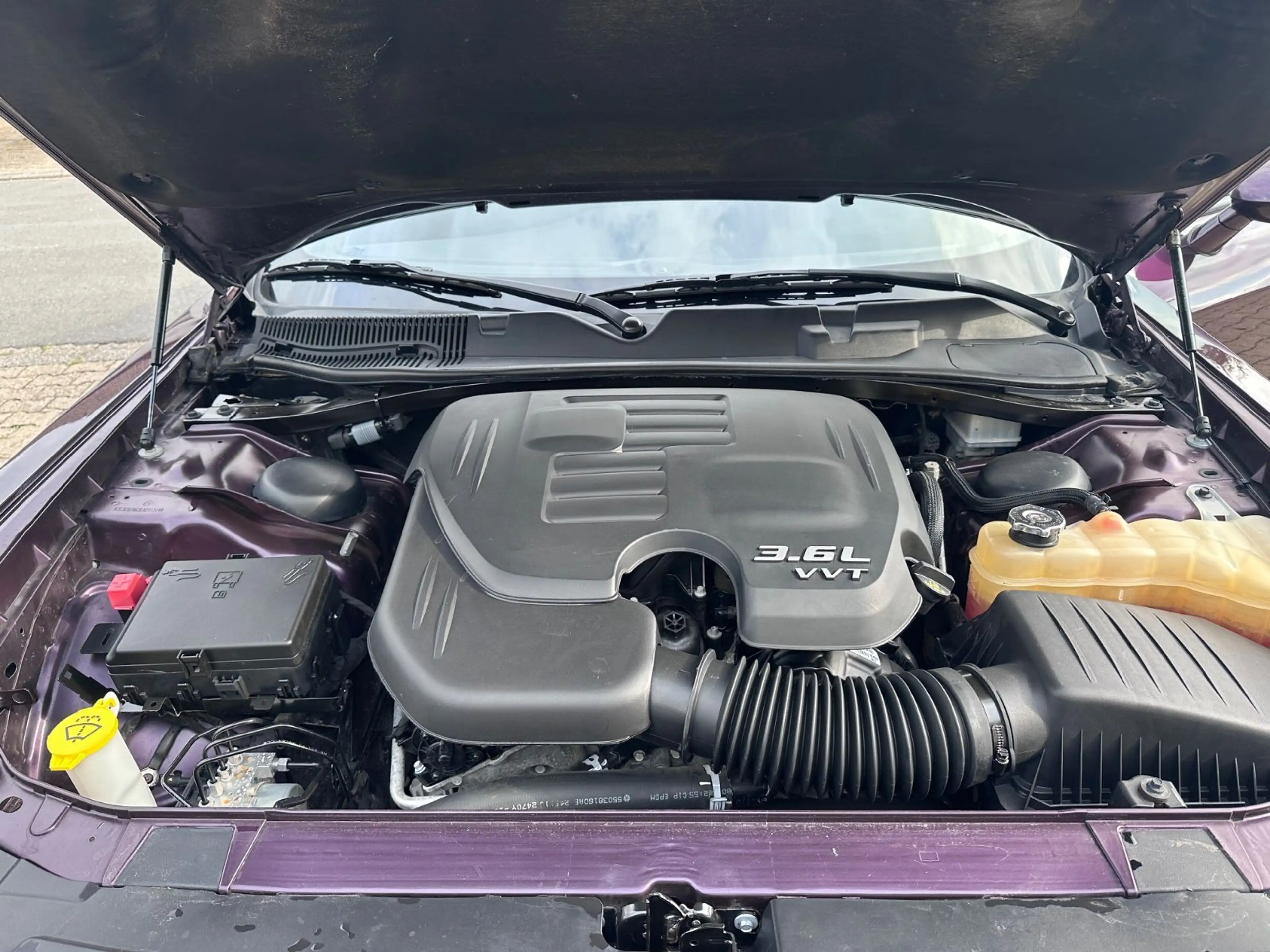 Dodge Challenger SXT 3.6 — photo 13