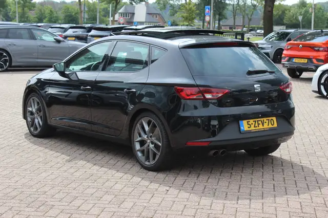 Seat Leon view 3