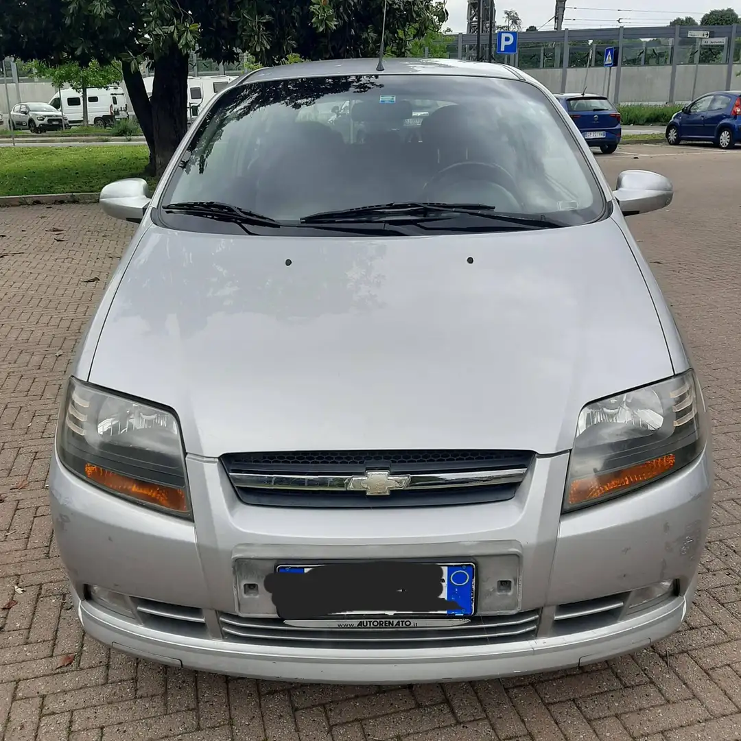Chevrolet Kalos Kalos 3p 1.2 SE ecologic Silber - 1