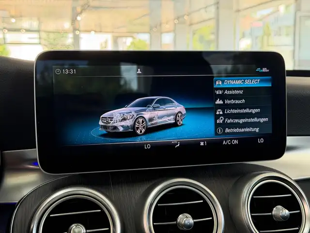 Mercedes-Benz C-Class view 20