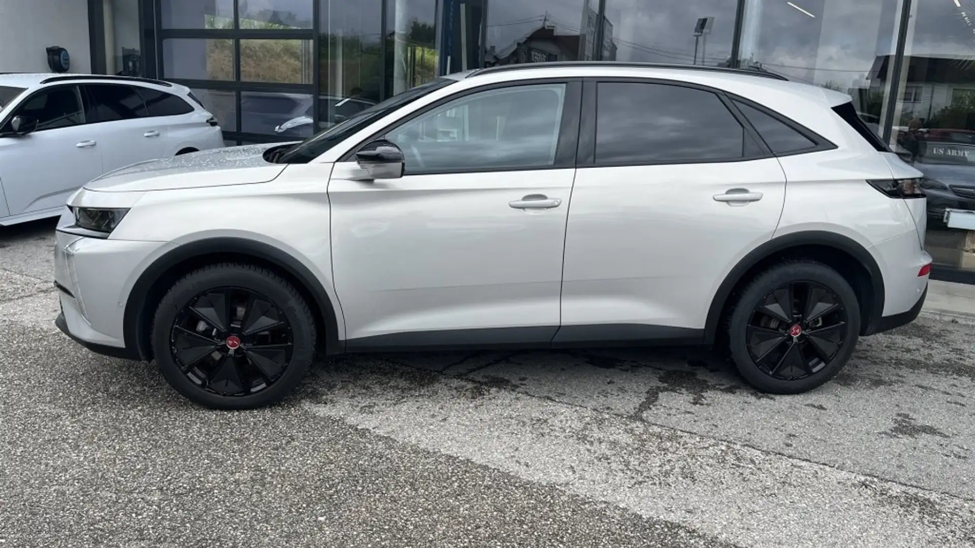 DS Automobiles DS 7 BlueHDI 130 Aut. Performance Line Grau - 2