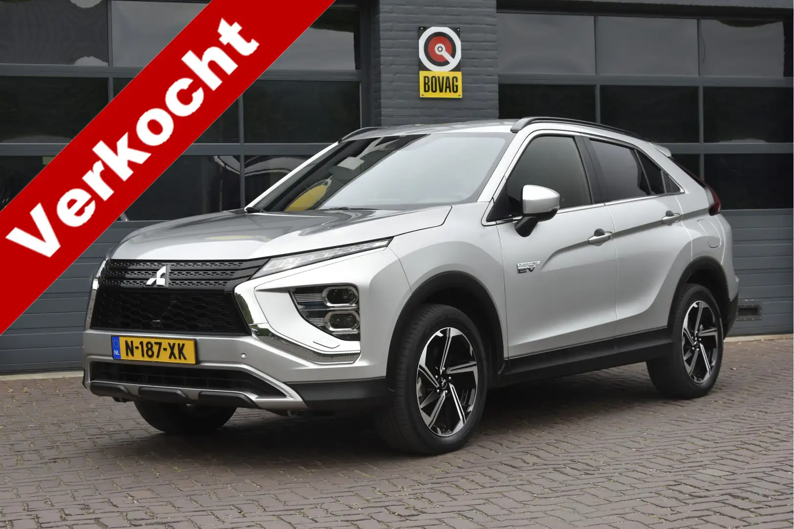 Mitsubishi Eclipse Cross 2.4 PHEV Intense+ Silber - 1