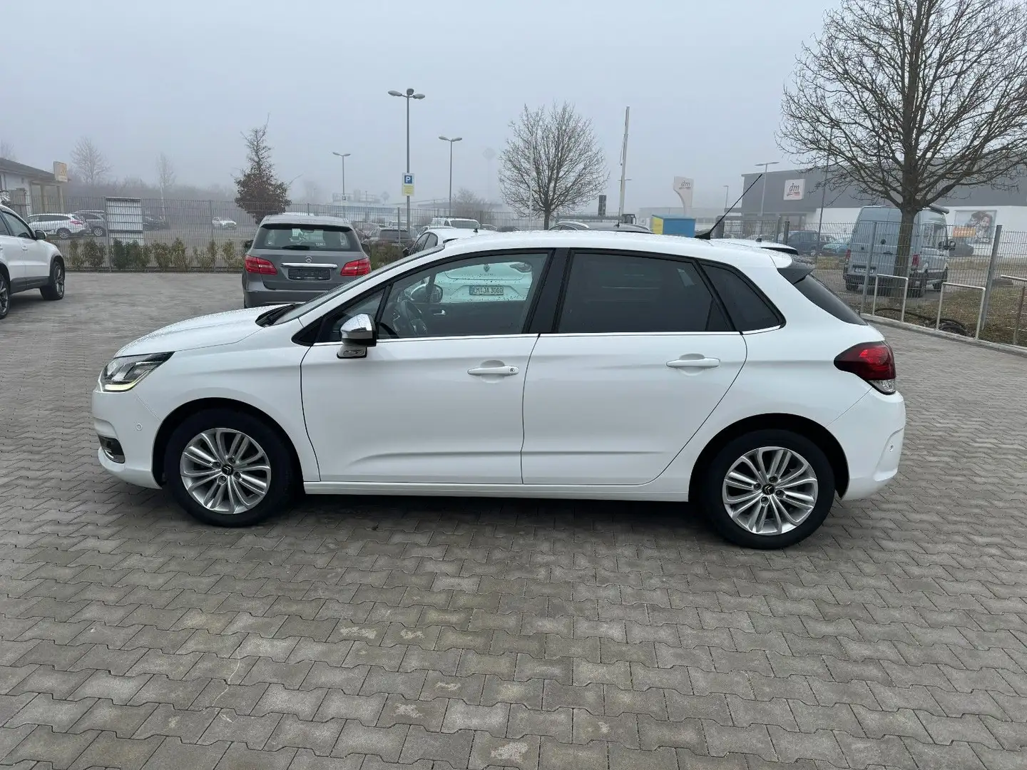 Citroen C4 Lim. Selection Weiß - 2