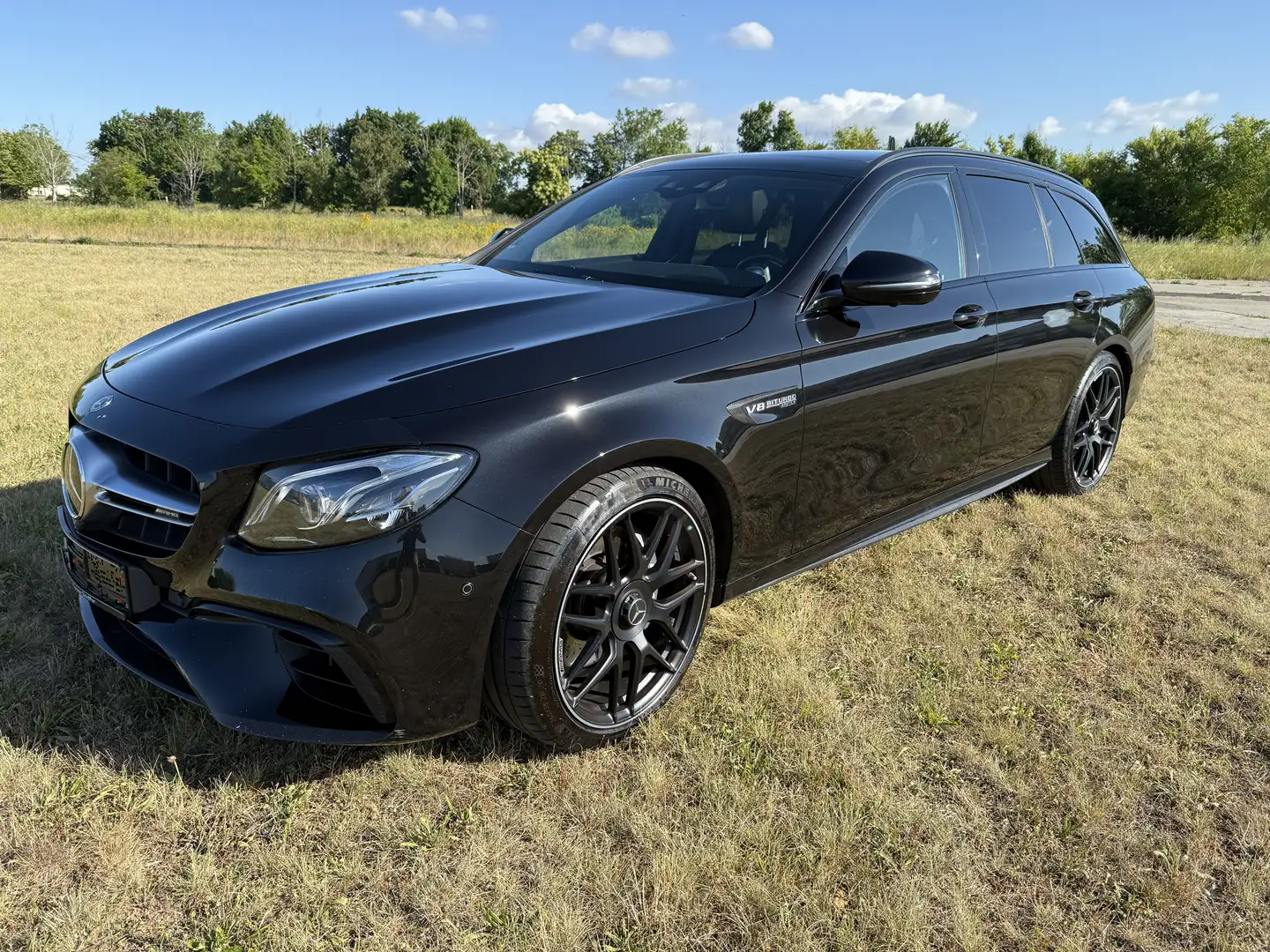 Mercedes-Benz E 63 AMG 4Matic+ T 9G-TRONIC - 1