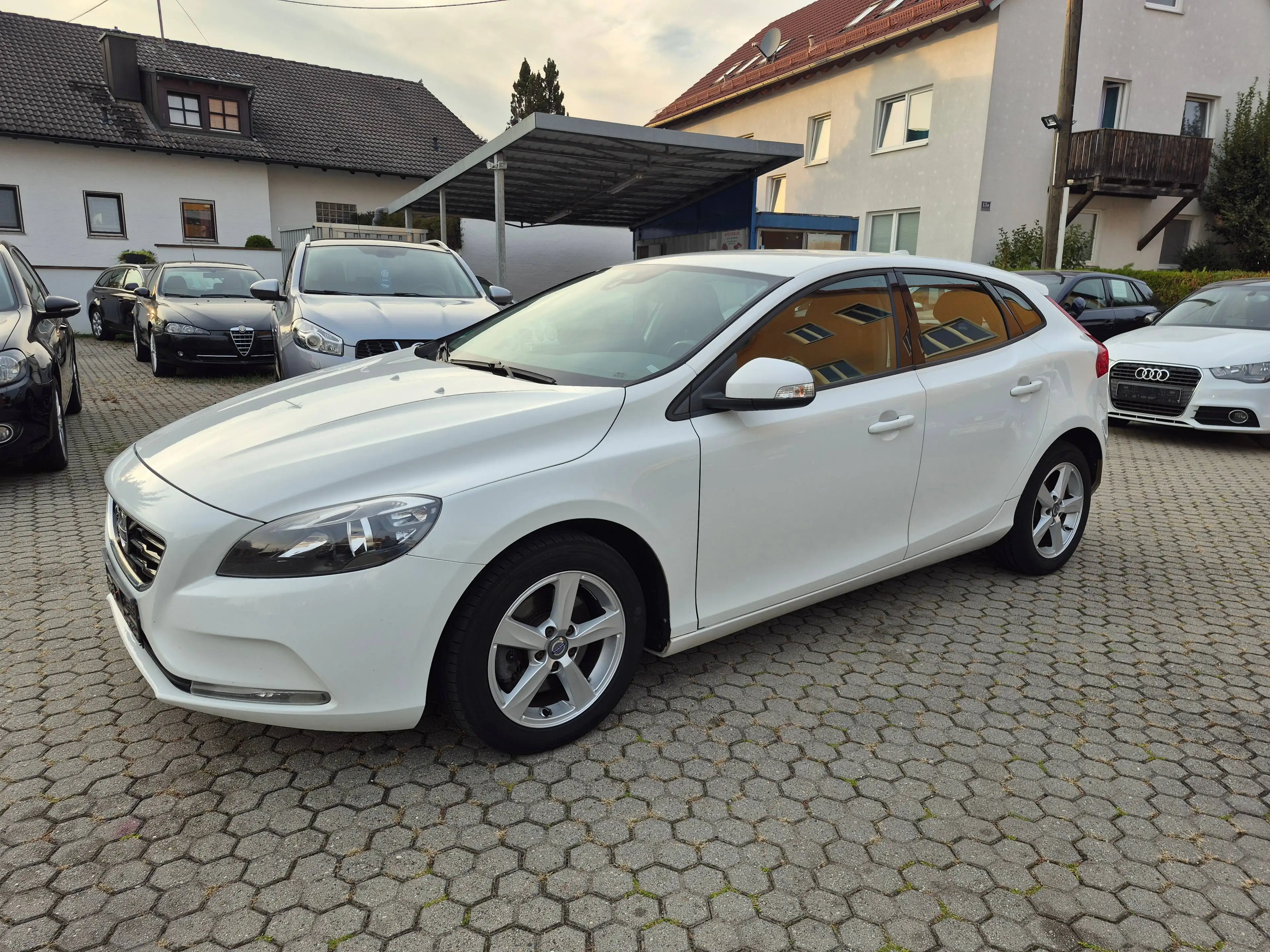 Volvo V40 Kinetic *TÜV/AU 03 / 2028* — photo 7
