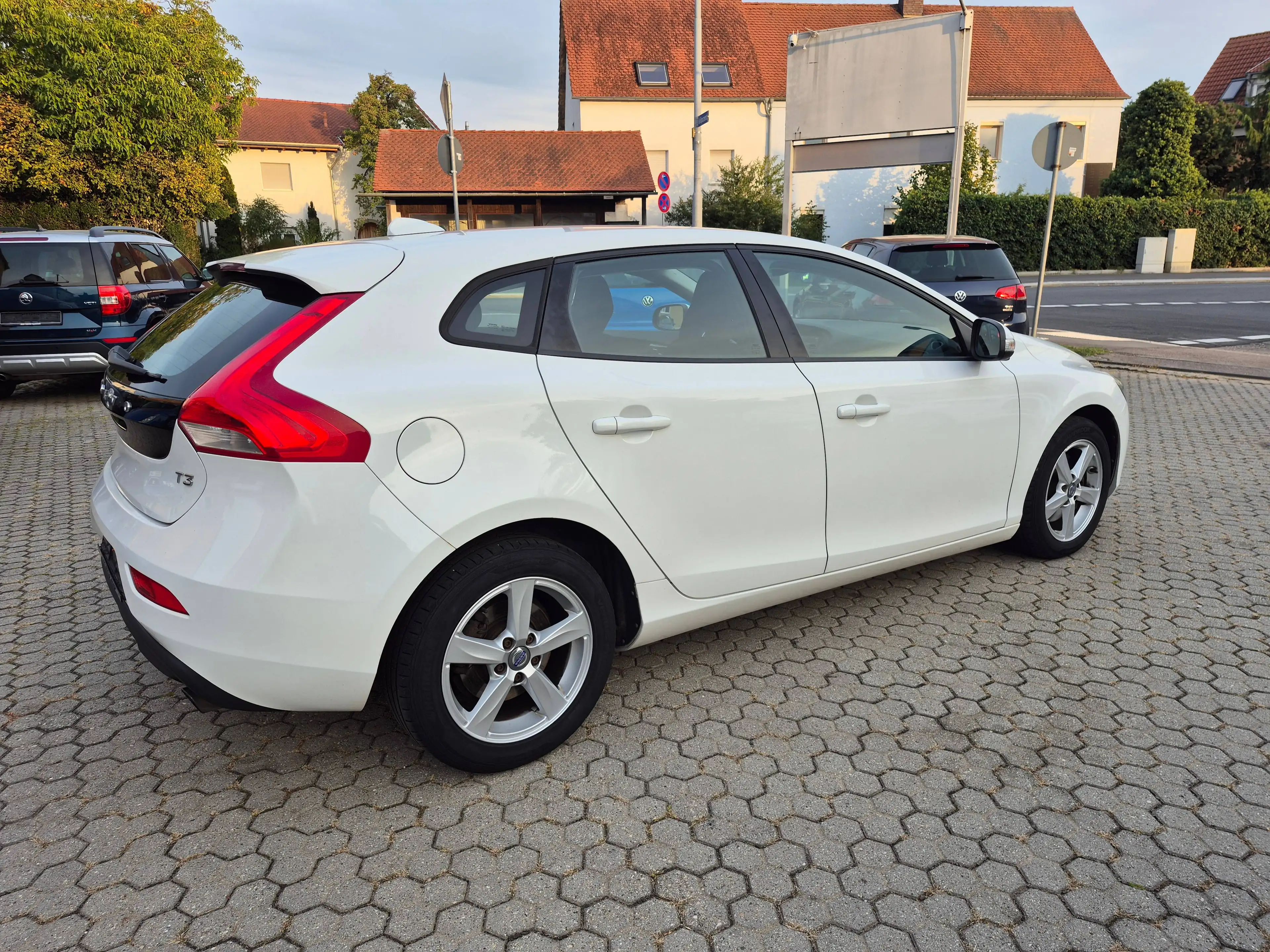 Volvo V40 Kinetic *TÜV/AU 03 / 2028* — photo 14