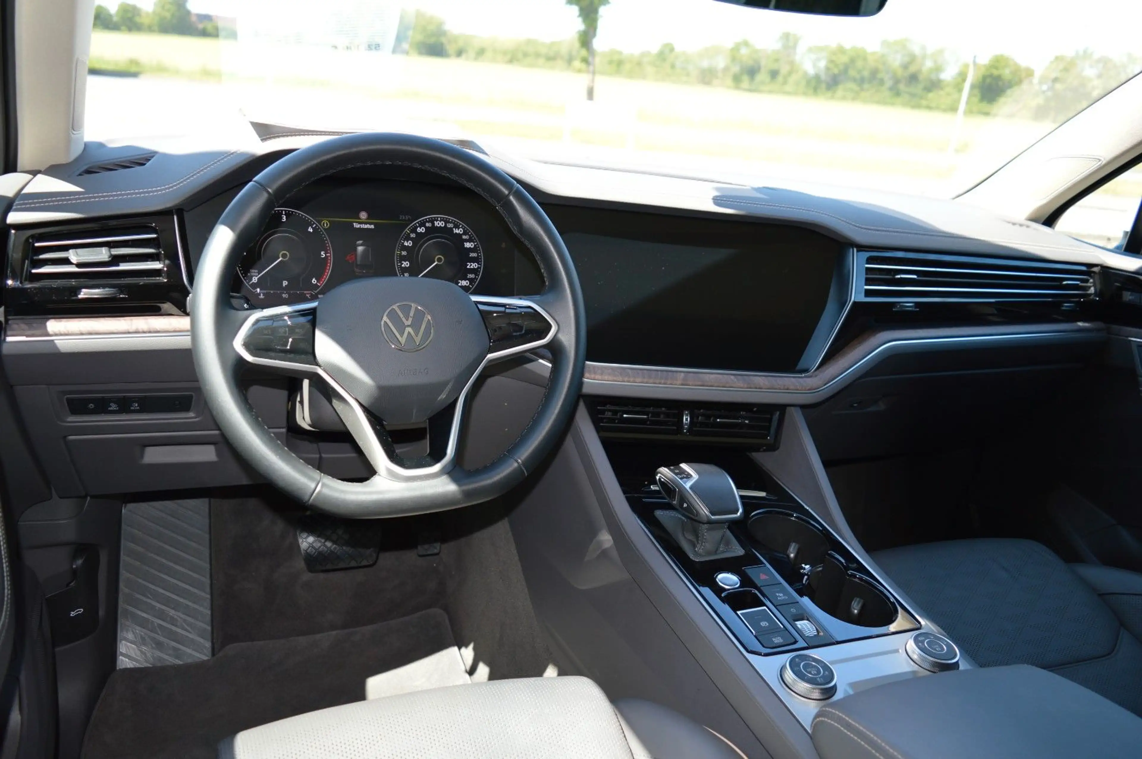 Volkswagen Touareg Atmosphere 4Motion UPE 101T€ Massage — photo 7