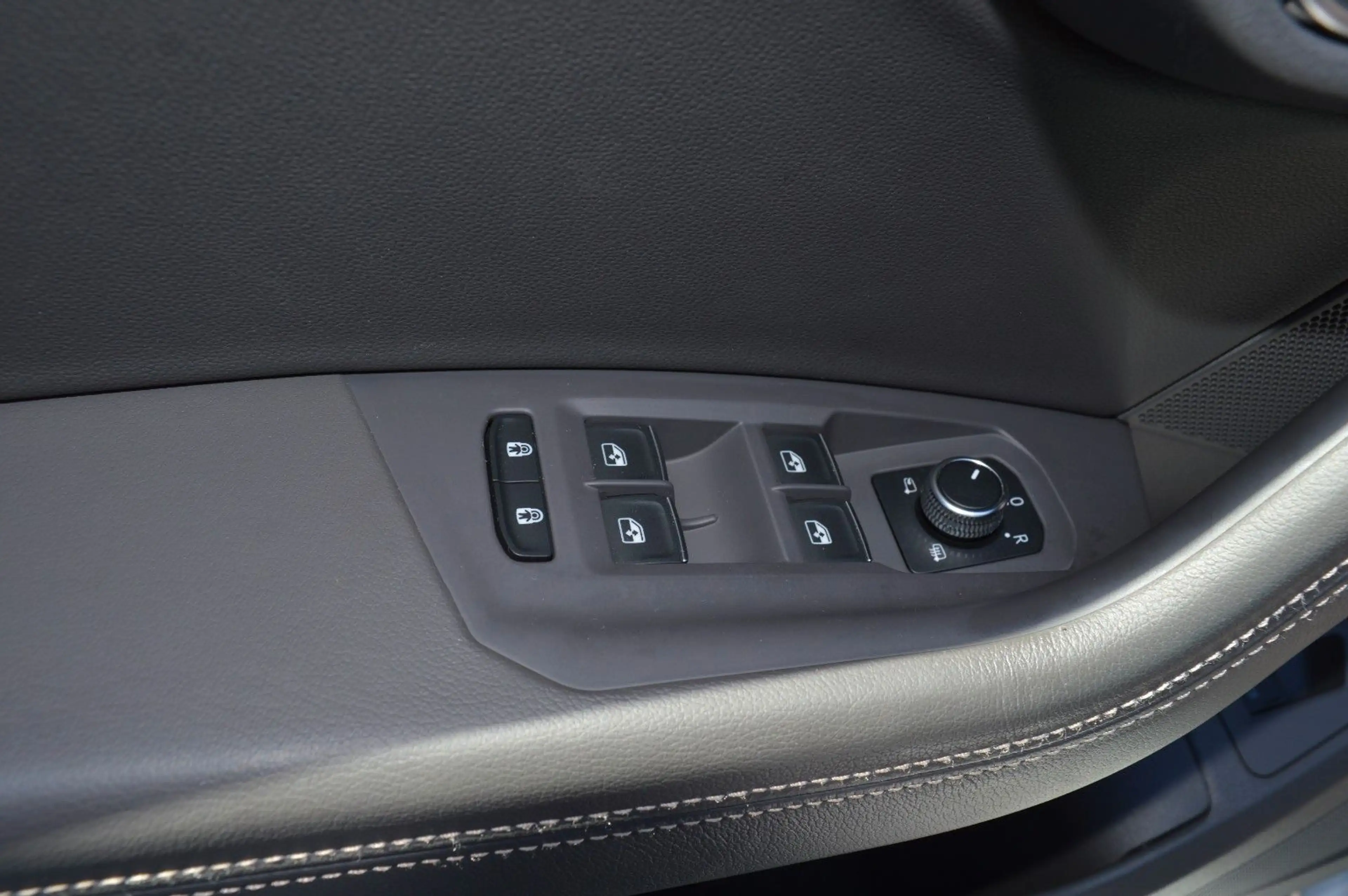 Volkswagen Touareg Atmosphere 4Motion UPE 101T€ Massage — photo 15