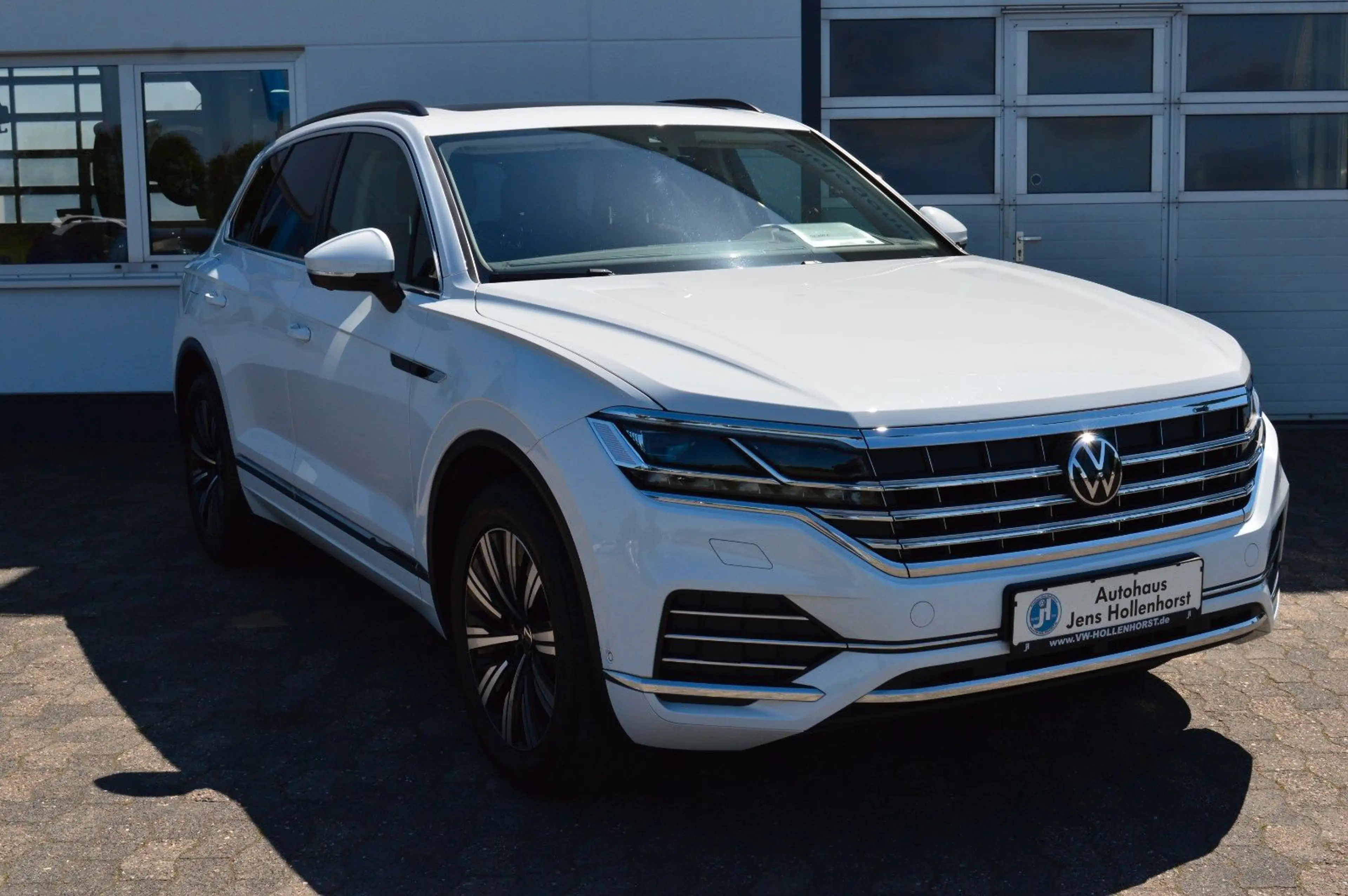 Volkswagen Touareg Atmosphere 4Motion UPE 101T€ Massage — photo 4