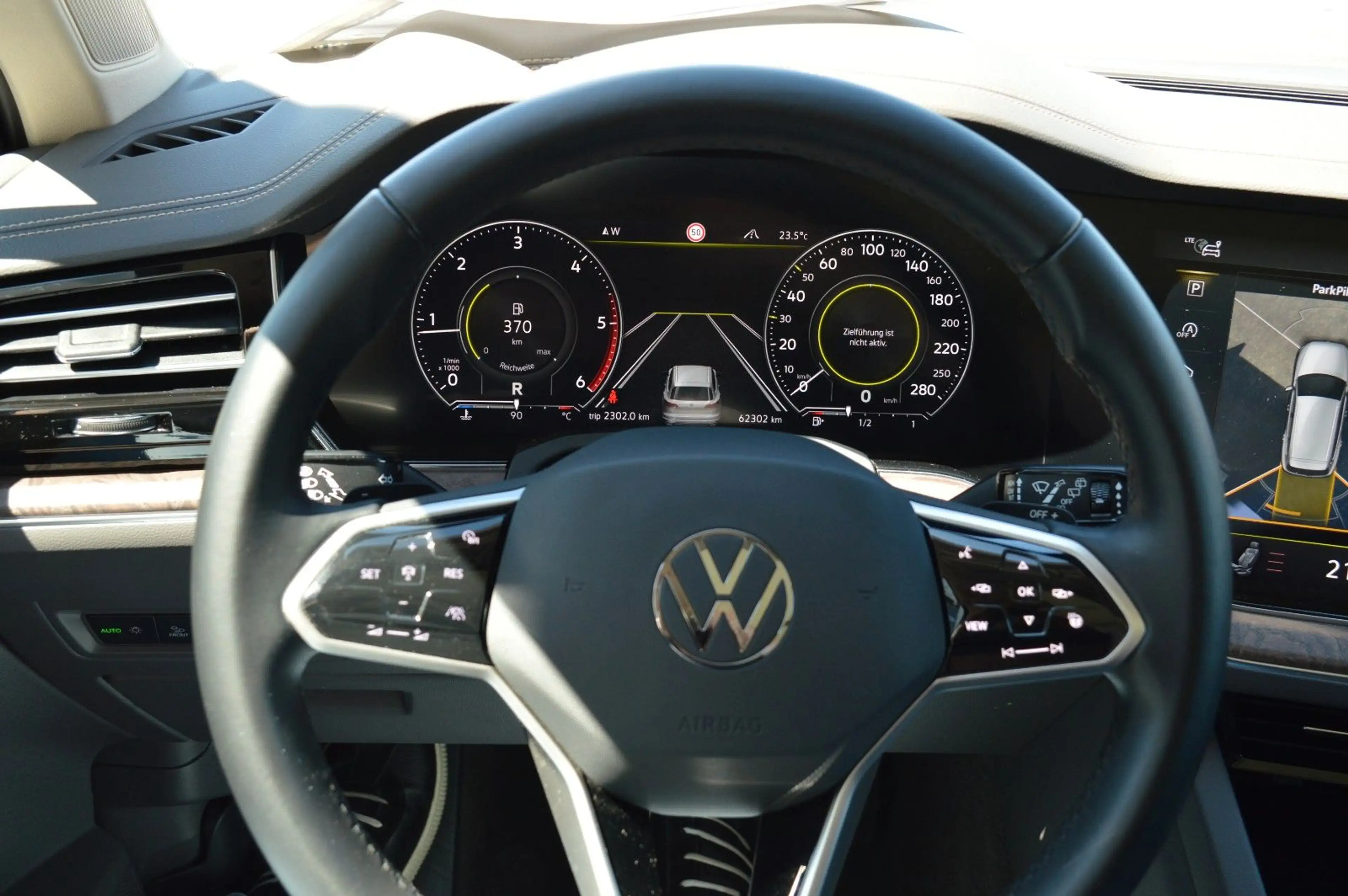 Volkswagen Touareg Atmosphere 4Motion UPE 101T€ Massage — photo 5