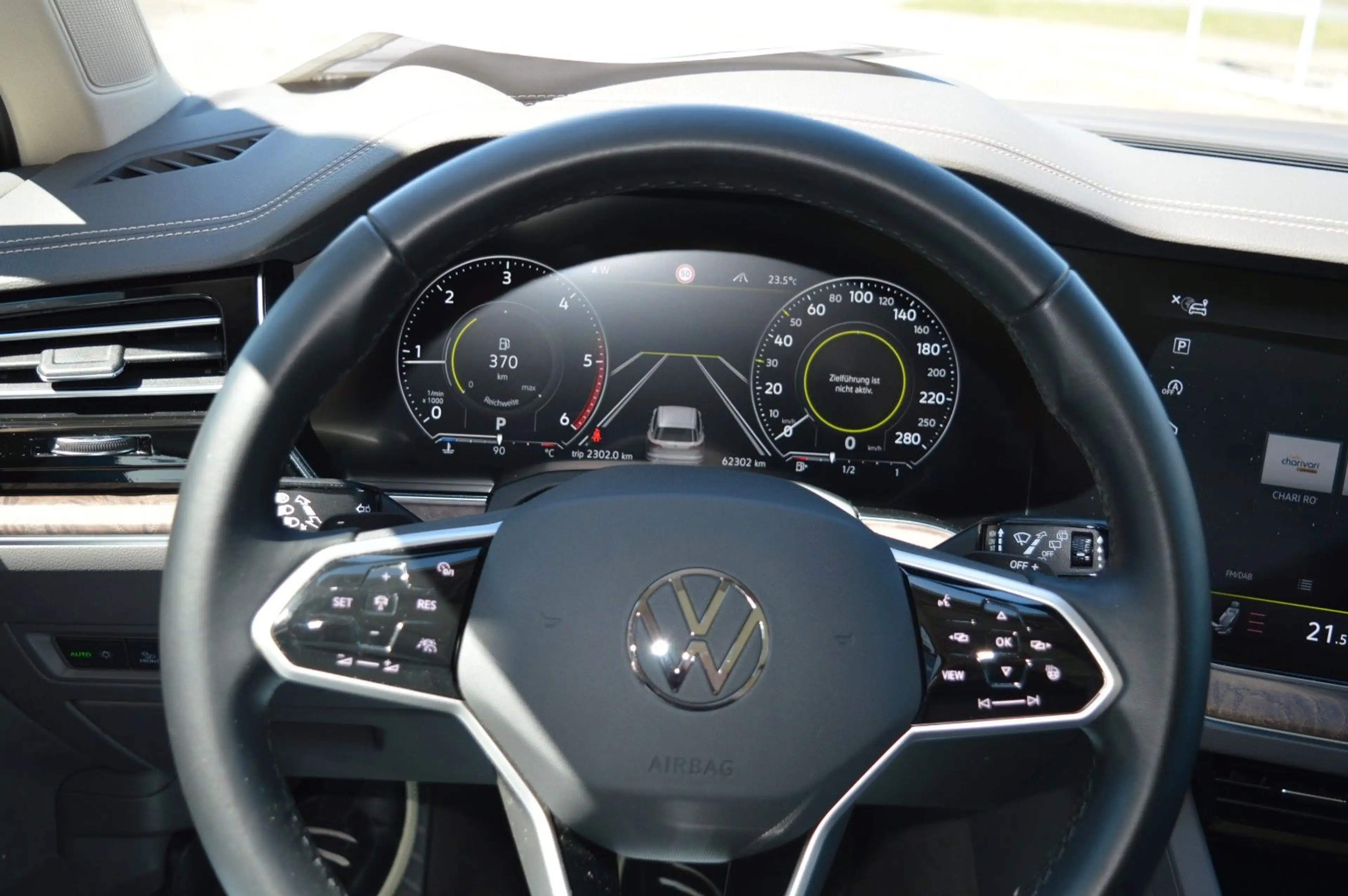 Volkswagen Touareg Atmosphere 4Motion UPE 101T€ Massage — photo 13
