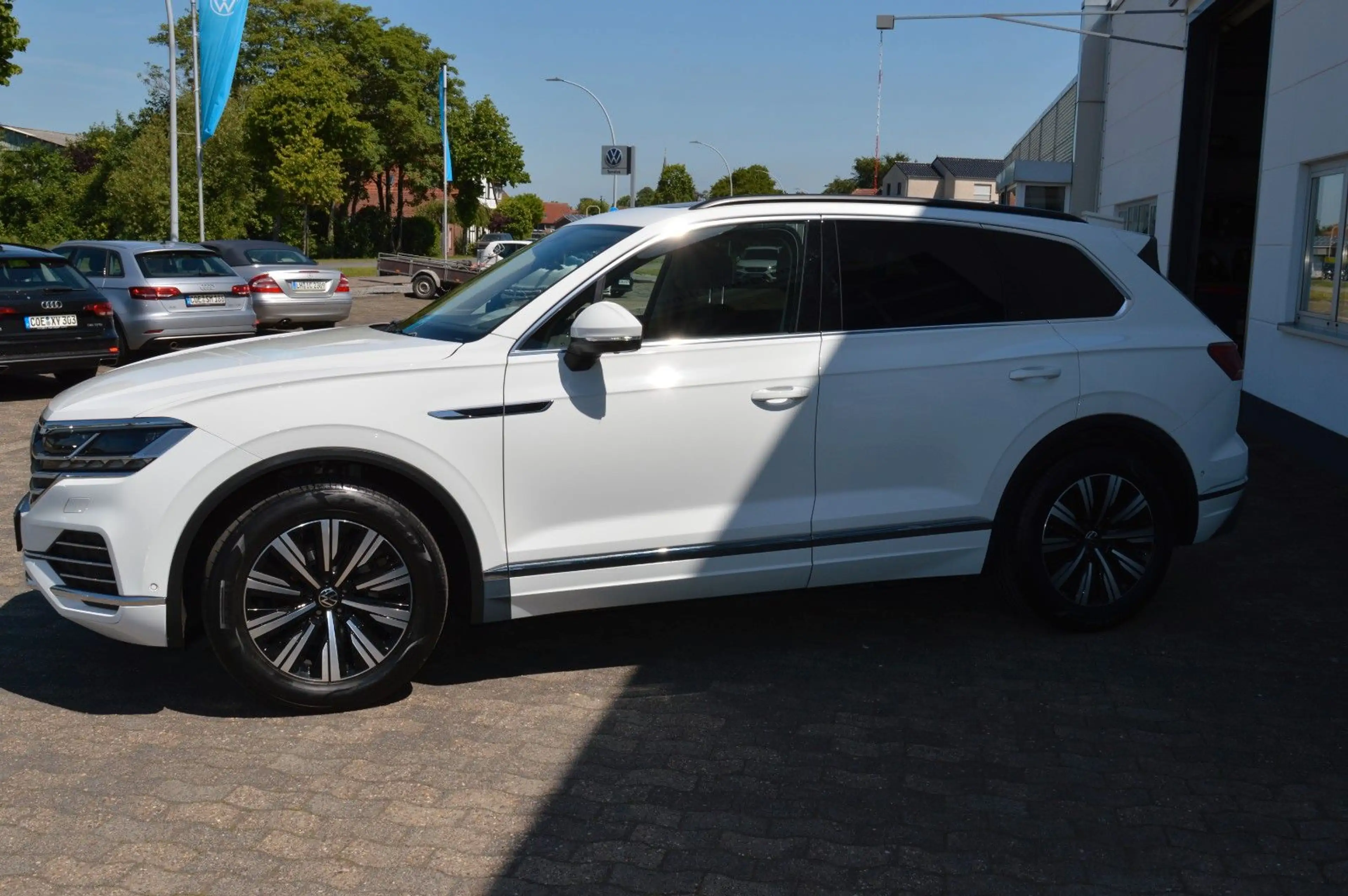 Volkswagen Touareg Atmosphere 4Motion UPE 101T€ Massage — photo 3