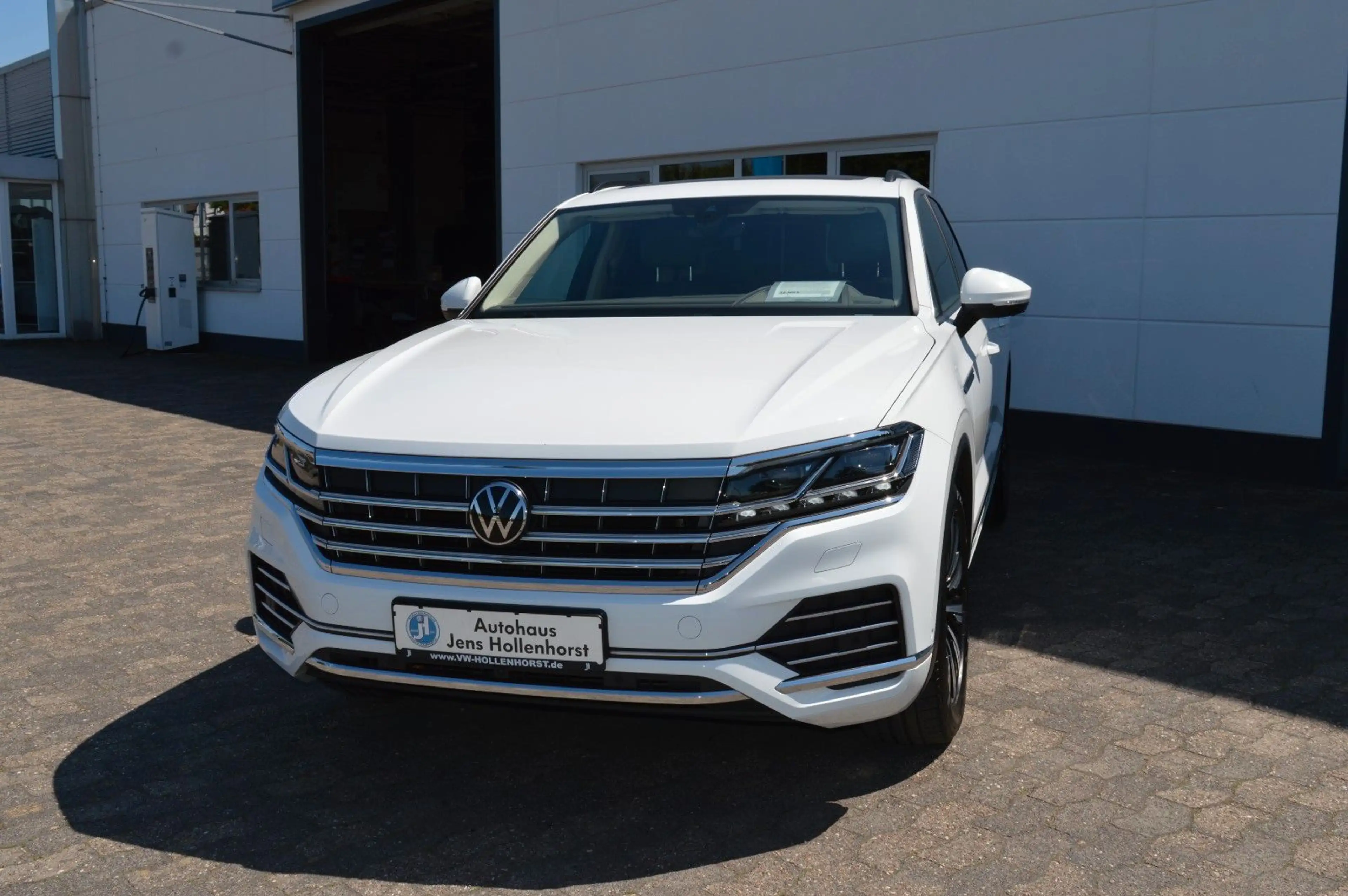 Volkswagen Touareg Atmosphere 4Motion UPE 101T€ Massage — photo 2