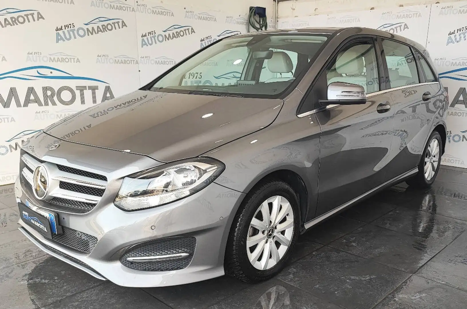 Mercedes-Benz B 180 180 d Sport Next auto Grigio - 1