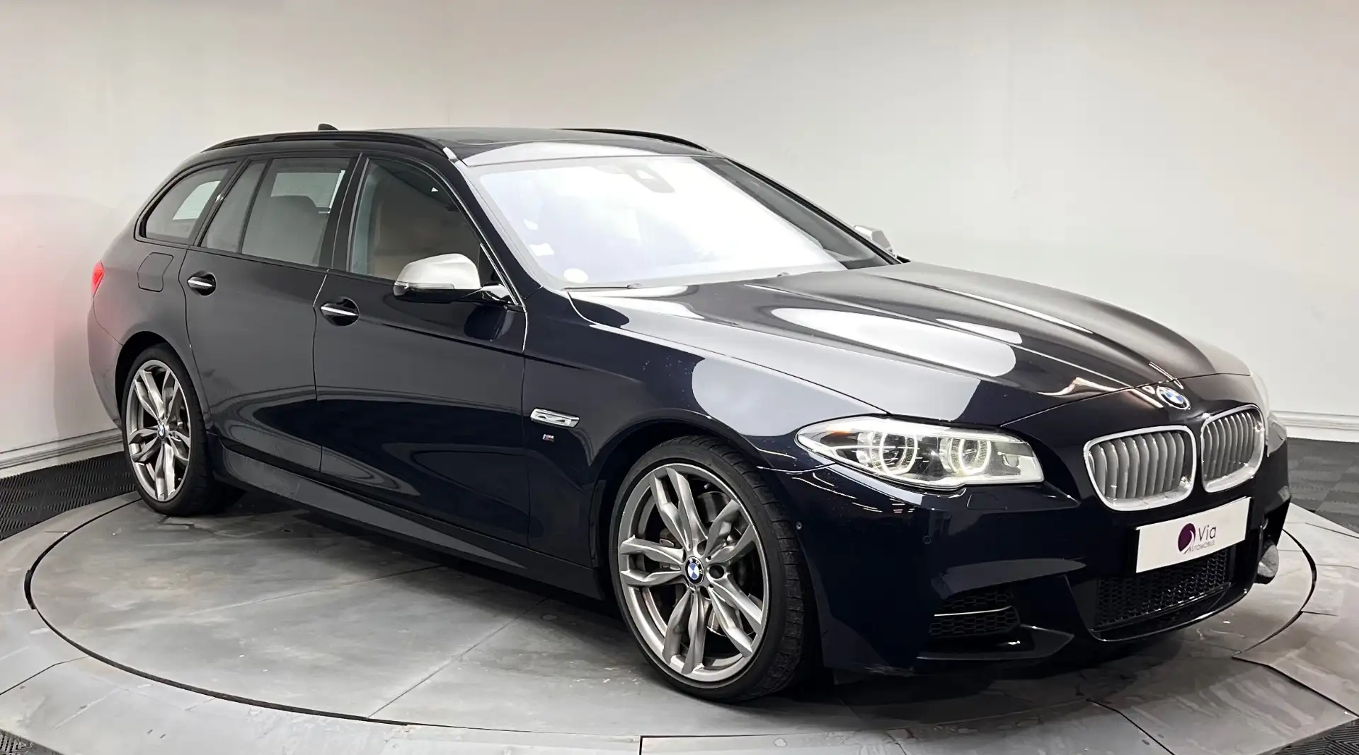 BMW 550 Touring M550d xDrive 381 ch A - ORIG FRANCE - SUIVI BMW Noir - 2