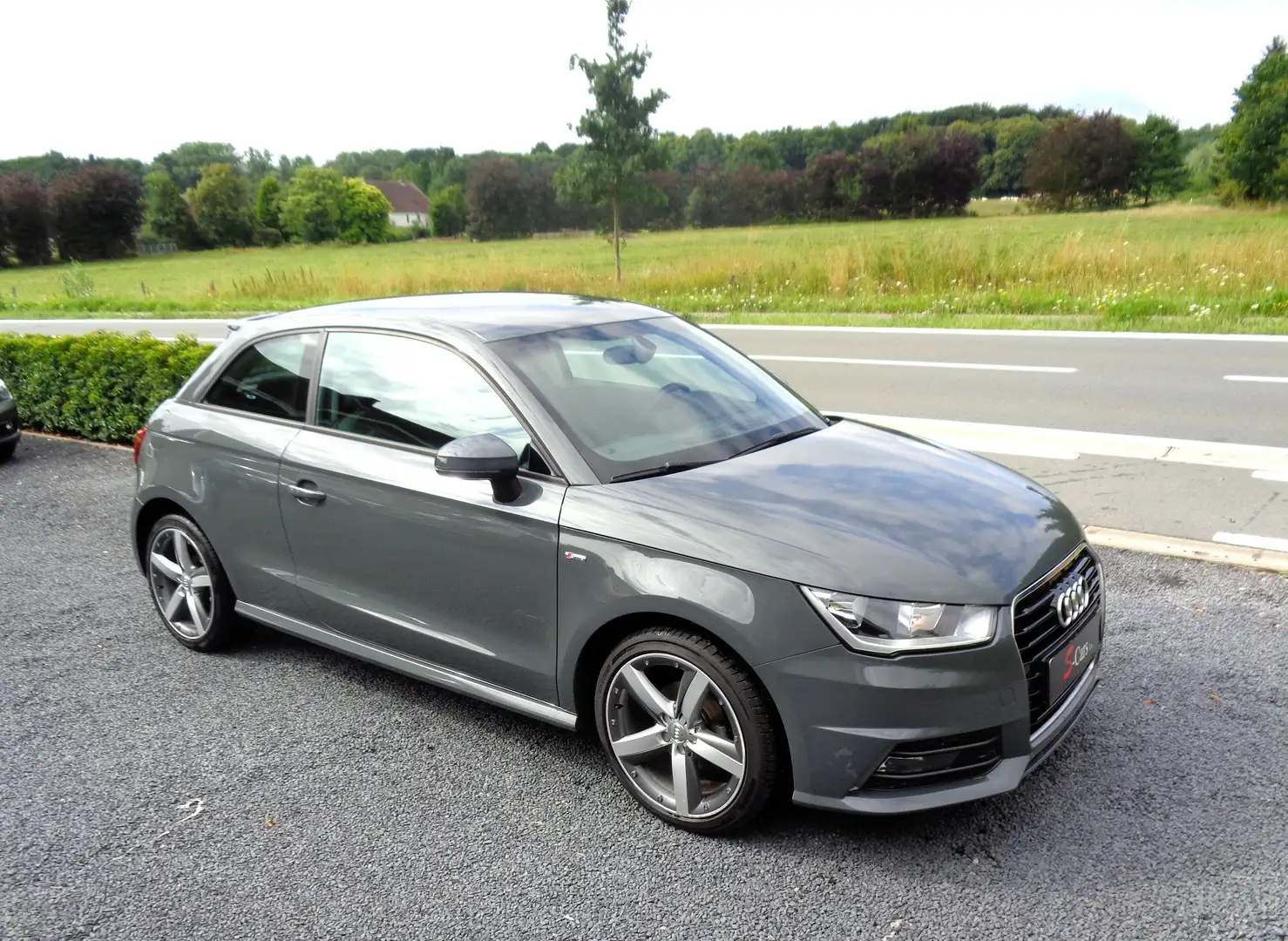 Audi A1 A1 1.0 TFSI / S-Line / Navi / Cruise Control Grijs - 2