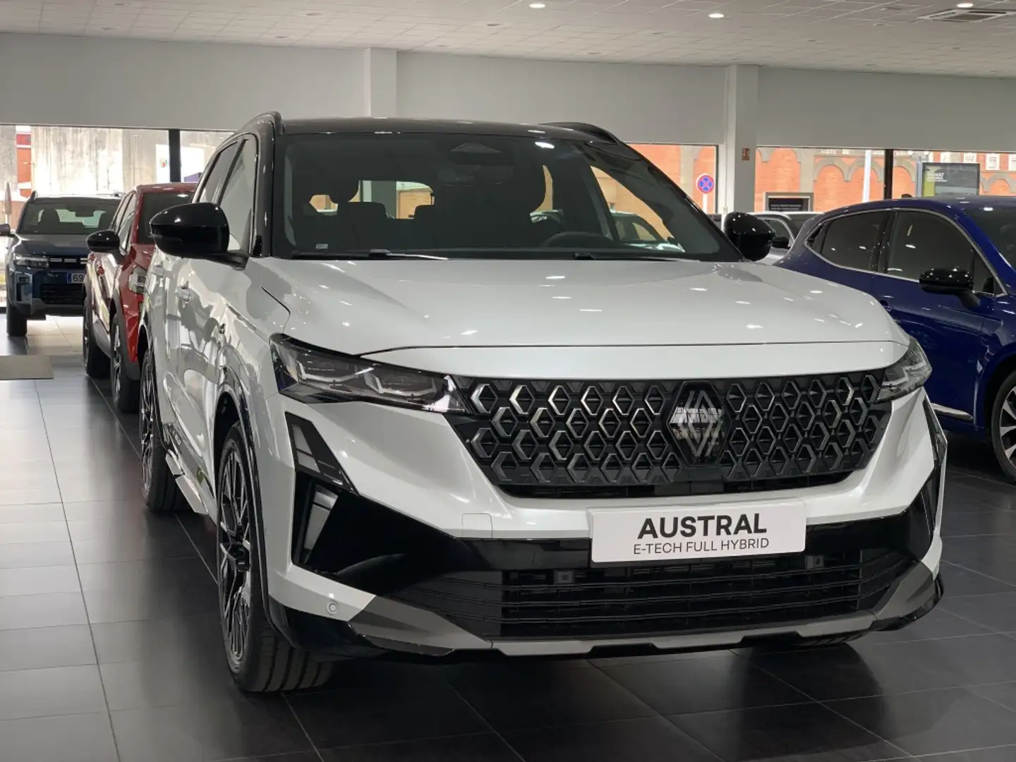 Renault Austral 1.2 full hybrid e-tech Esprit Alpine 146kW Weiß - 1