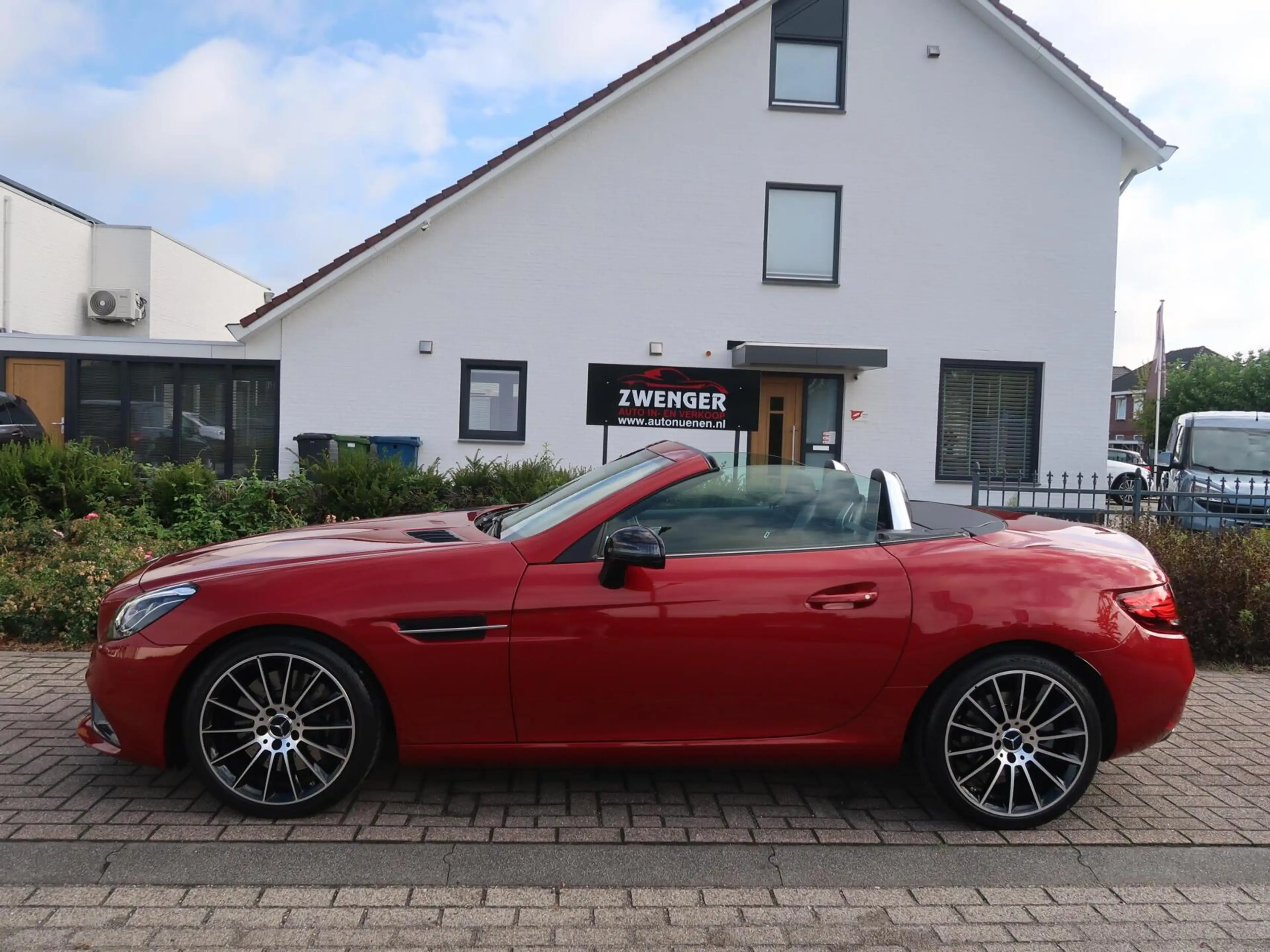 Mercedes-Benz SLC 200 Aut AMG-NIGHT|PANORAMADAK|CAMERA|AIRSCARF|PDC|LED| — photo 2