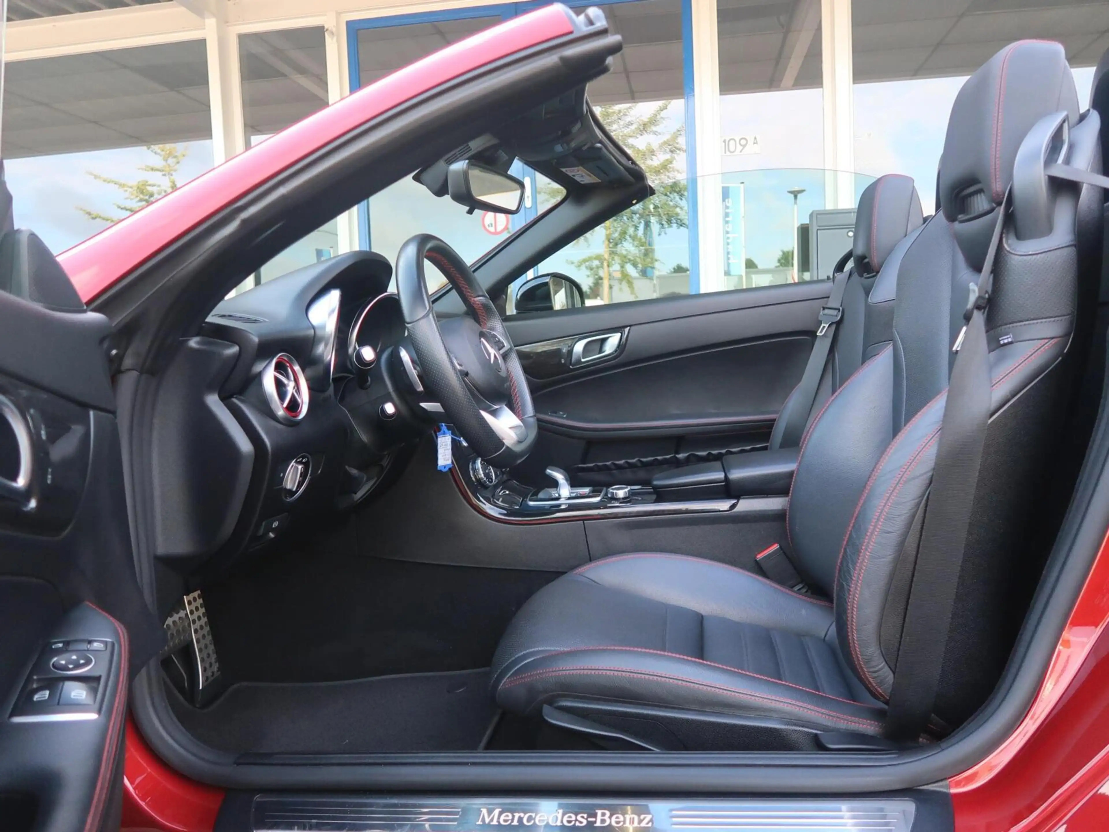Mercedes-Benz SLC 200 Aut AMG-NIGHT|PANORAMADAK|CAMERA|AIRSCARF|PDC|LED| — photo 8