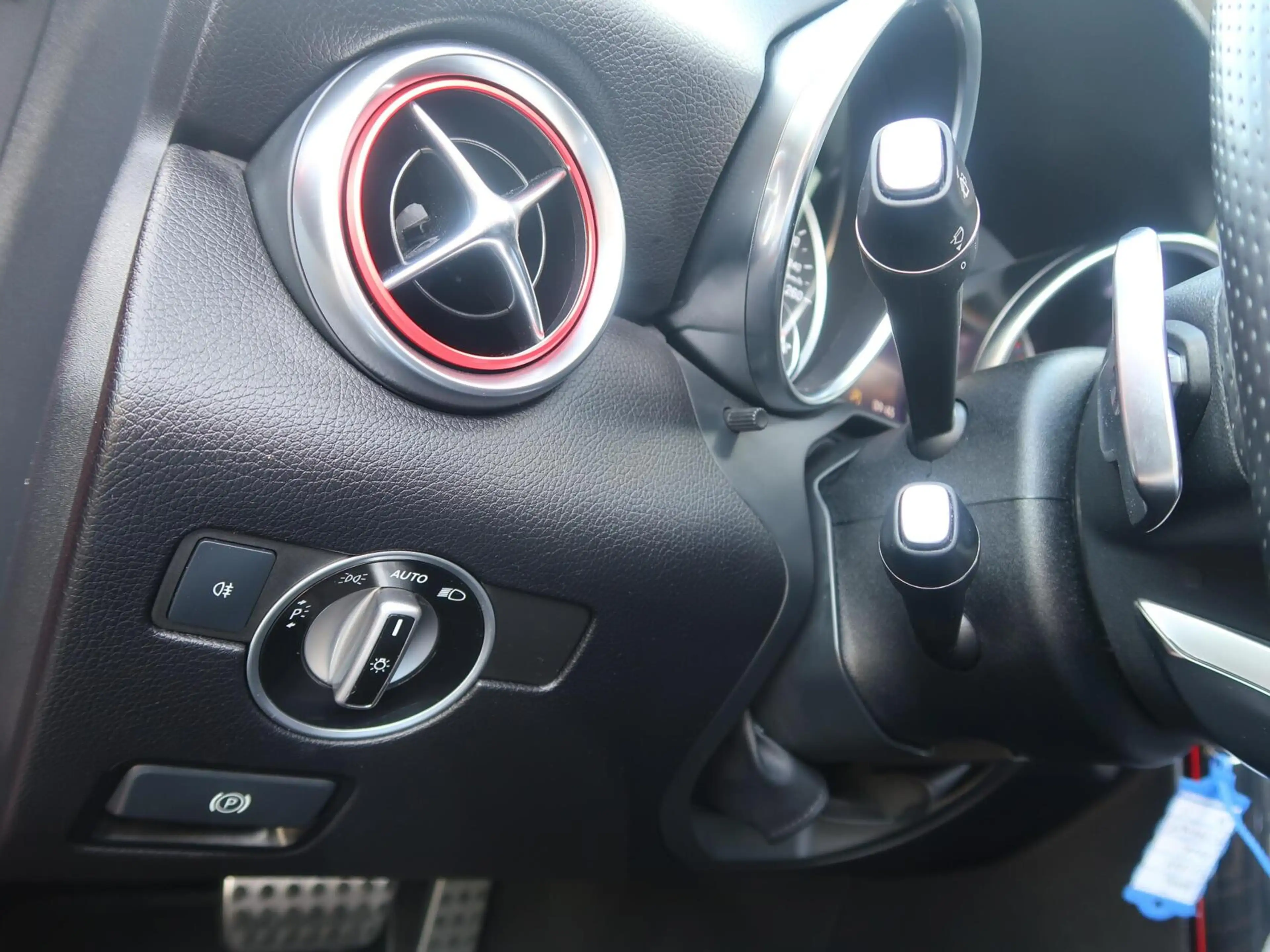 Mercedes-Benz SLC 200 Aut AMG-NIGHT|PANORAMADAK|CAMERA|AIRSCARF|PDC|LED| — photo 10