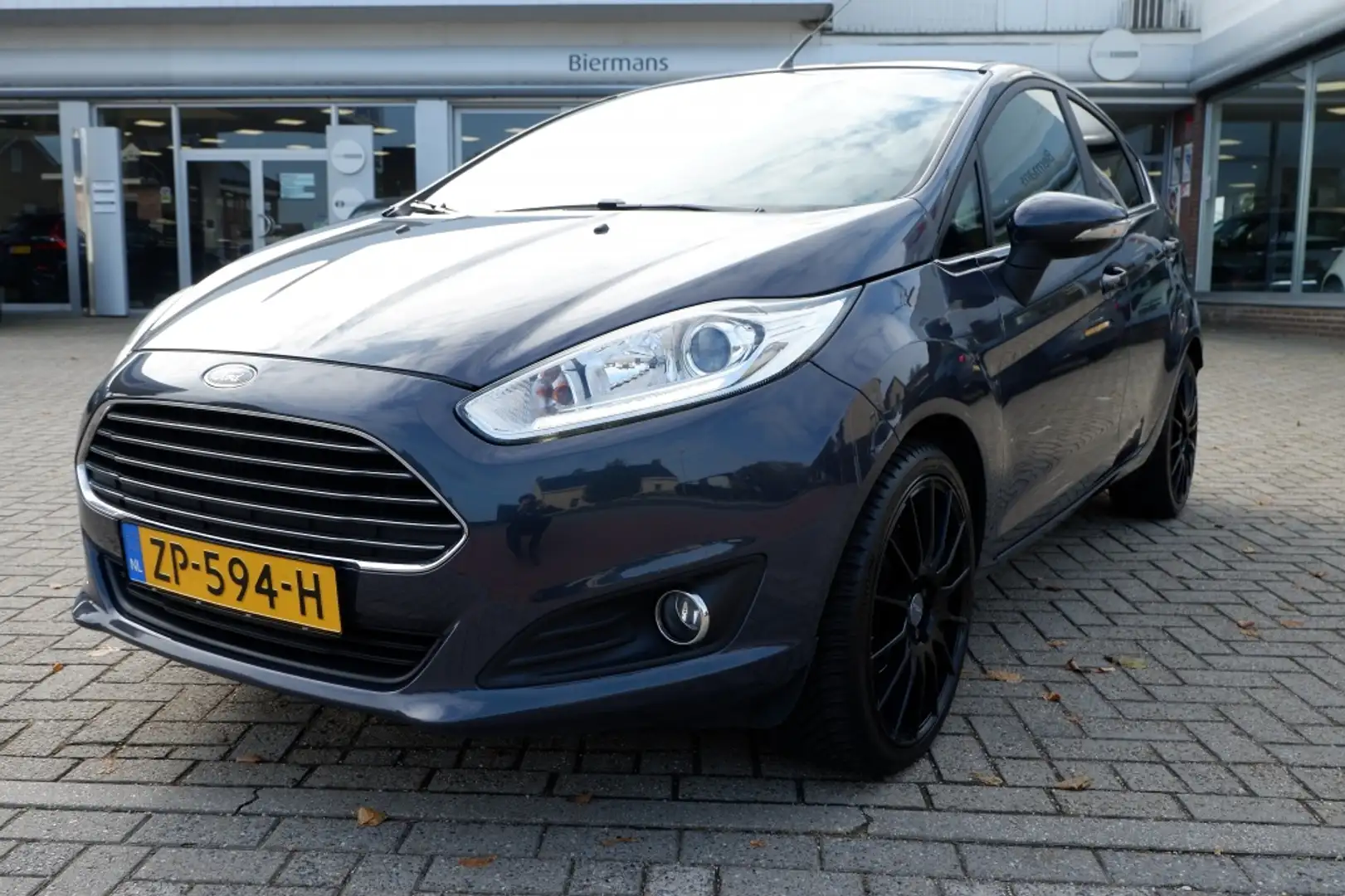 Ford Fiesta 1.0 EcoB. Titanium X / INCL. BOVAG / Automaat / St Zwart - 2