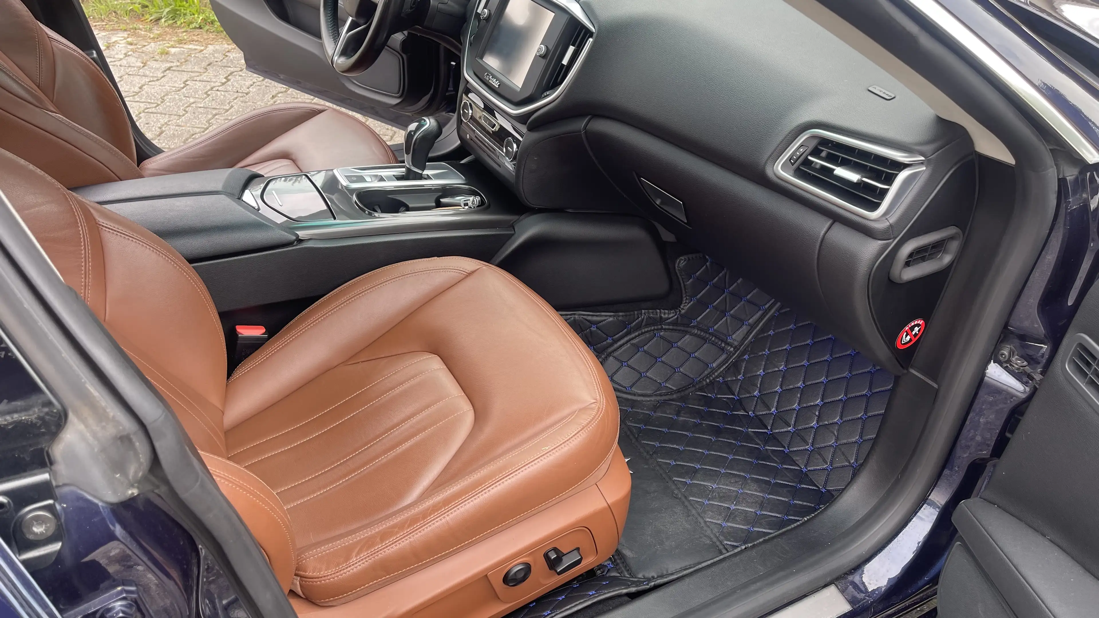Maserati Ghibli Diesel Automatik , Leder braun, Soundmodul - — photo 10