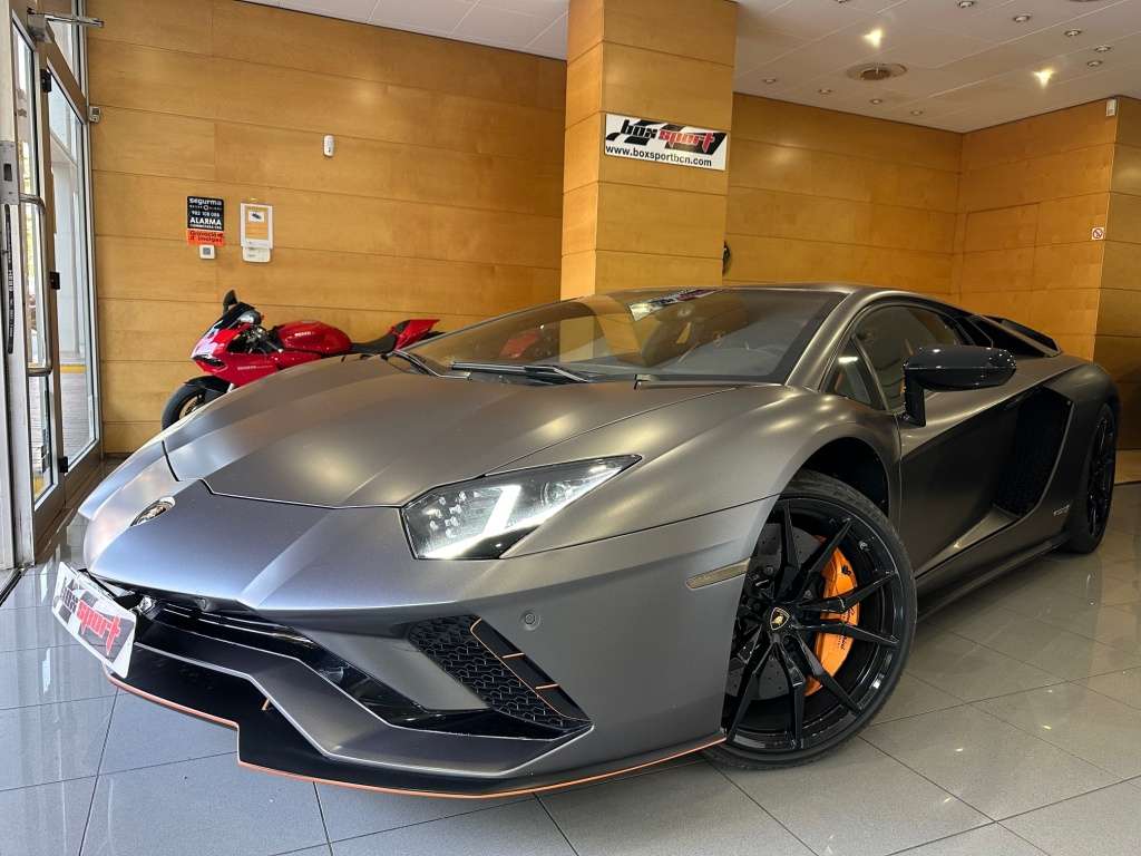Lamborghini Aventador LP700 6.5 V12 - foto 1