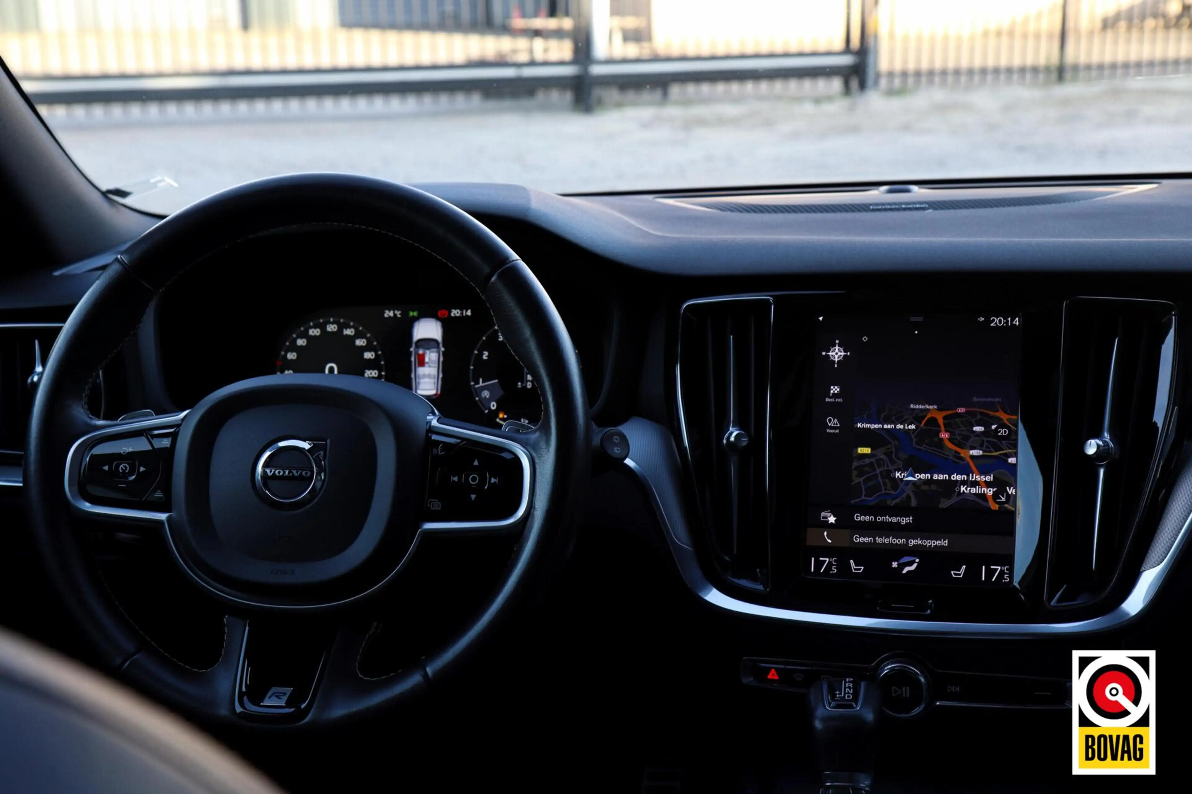 Volvo V60 2.0 T5 R-Design |LED|PANO|HARMAN-KARDON|CAMERA|MEM — photo 10