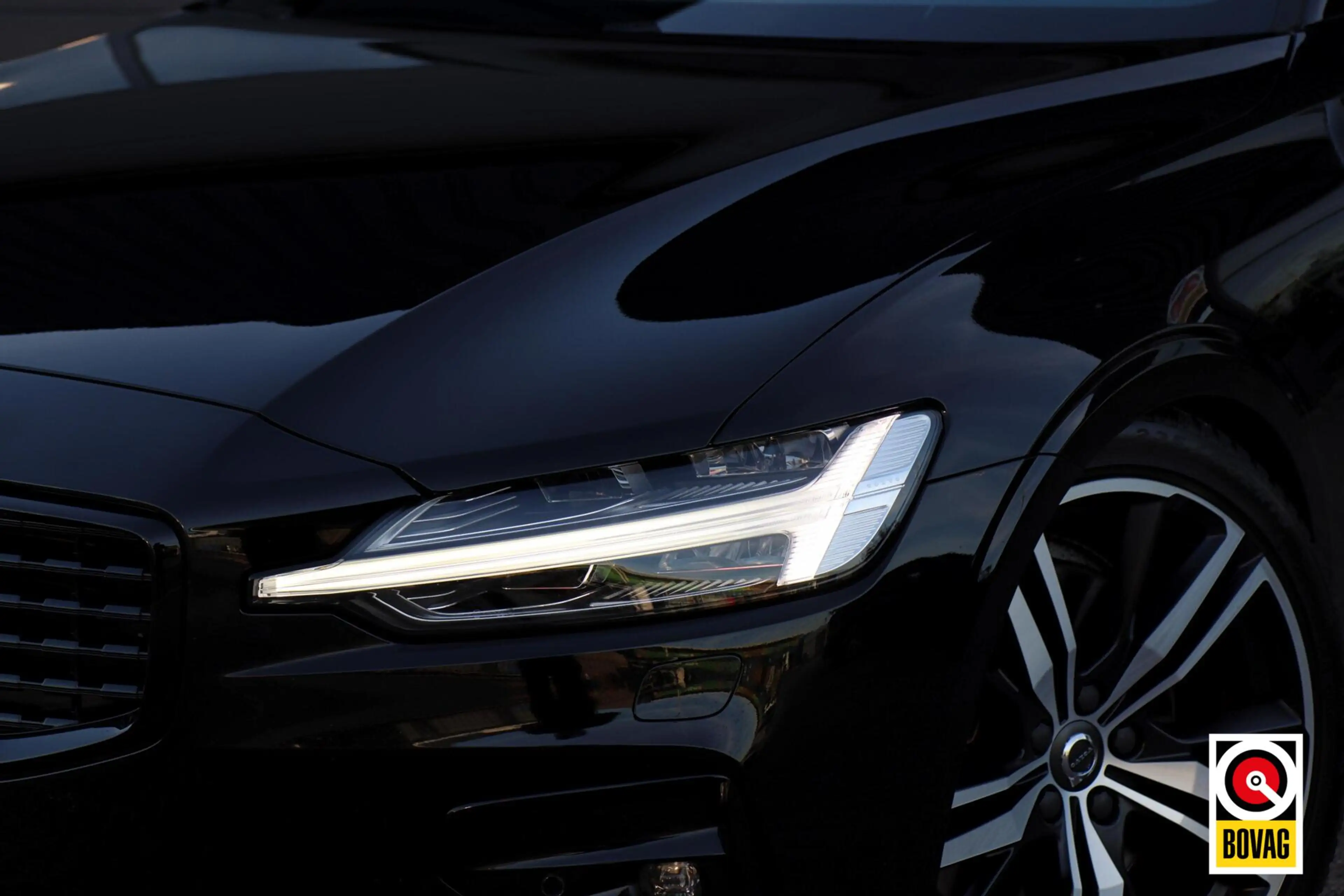 Volvo V60 2.0 T5 R-Design |LED|PANO|HARMAN-KARDON|CAMERA|MEM — photo 26