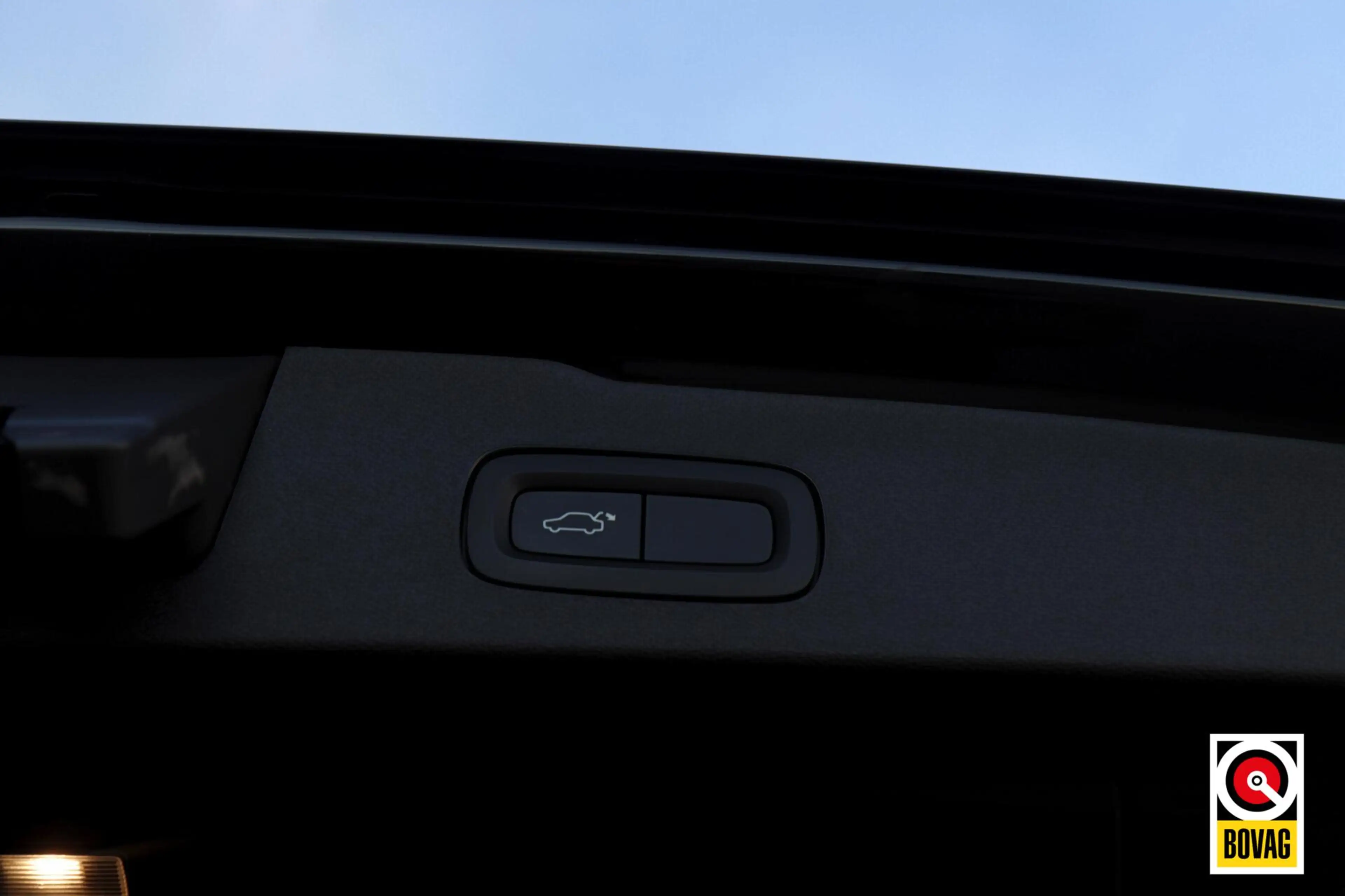 Volvo V60 2.0 T5 R-Design |LED|PANO|HARMAN-KARDON|CAMERA|MEM — photo 22
