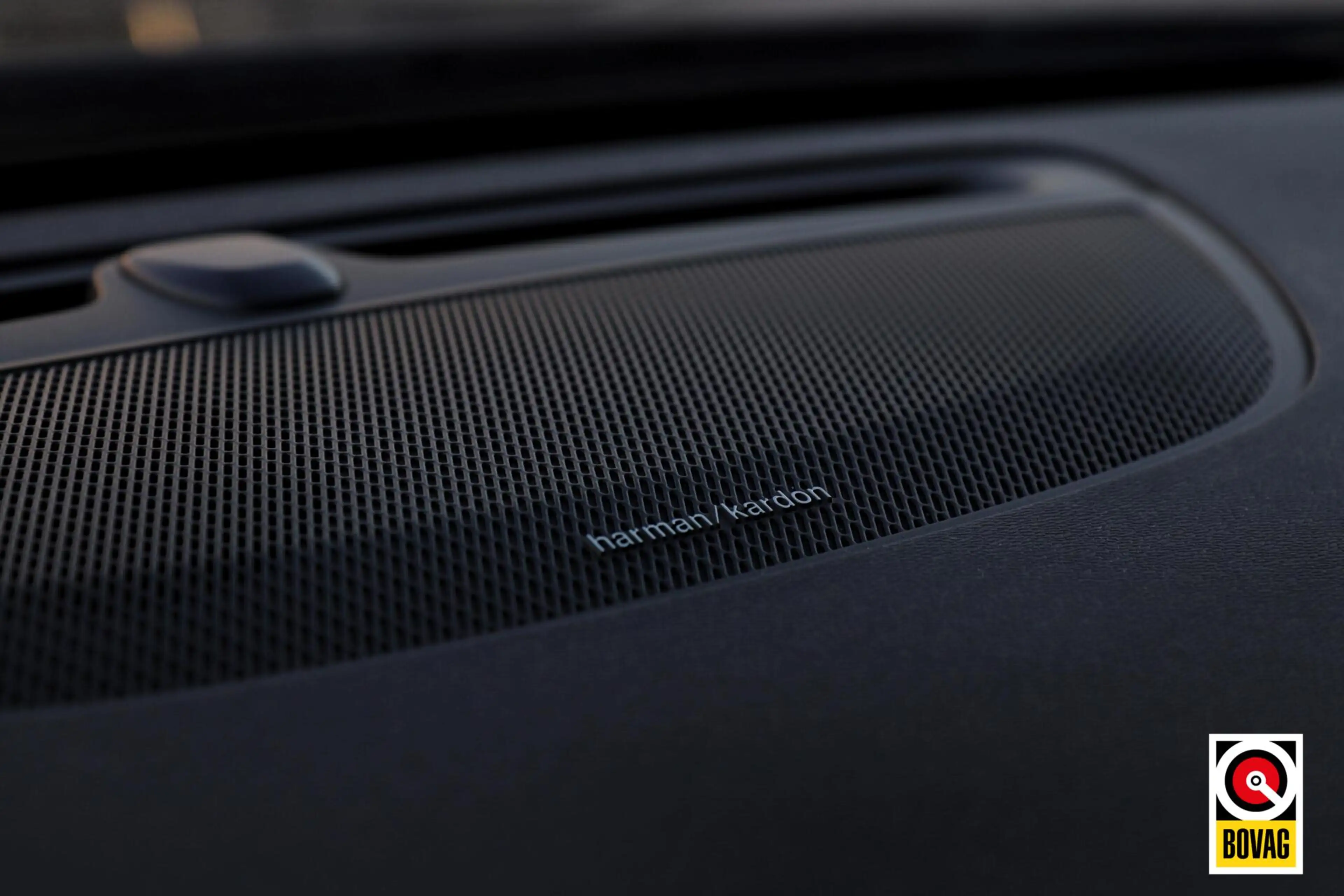 Volvo V60 2.0 T5 R-Design |LED|PANO|HARMAN-KARDON|CAMERA|MEM — photo 18