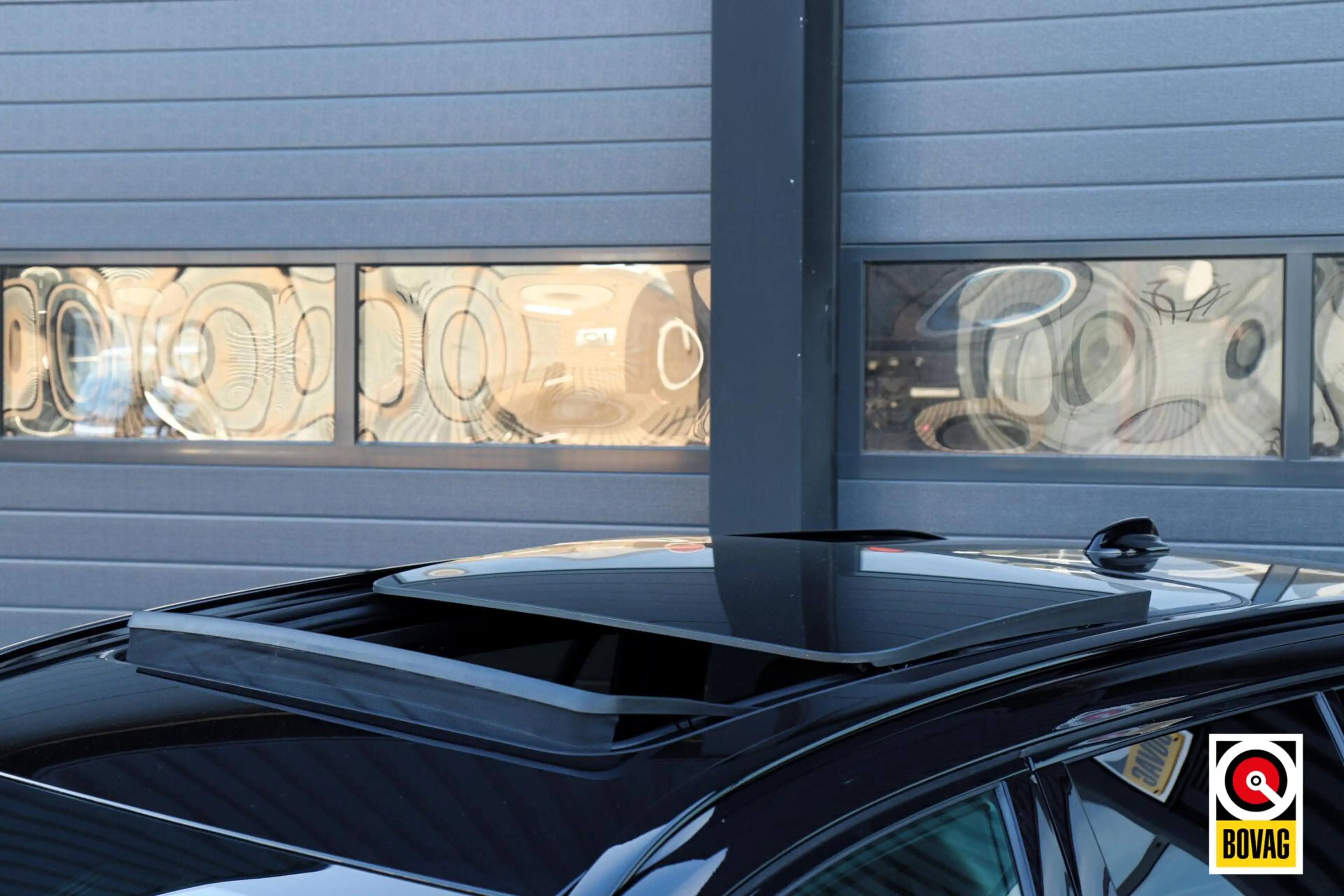 Volvo V60 2.0 T5 R-Design |LED|PANO|HARMAN-KARDON|CAMERA|MEM — photo 5