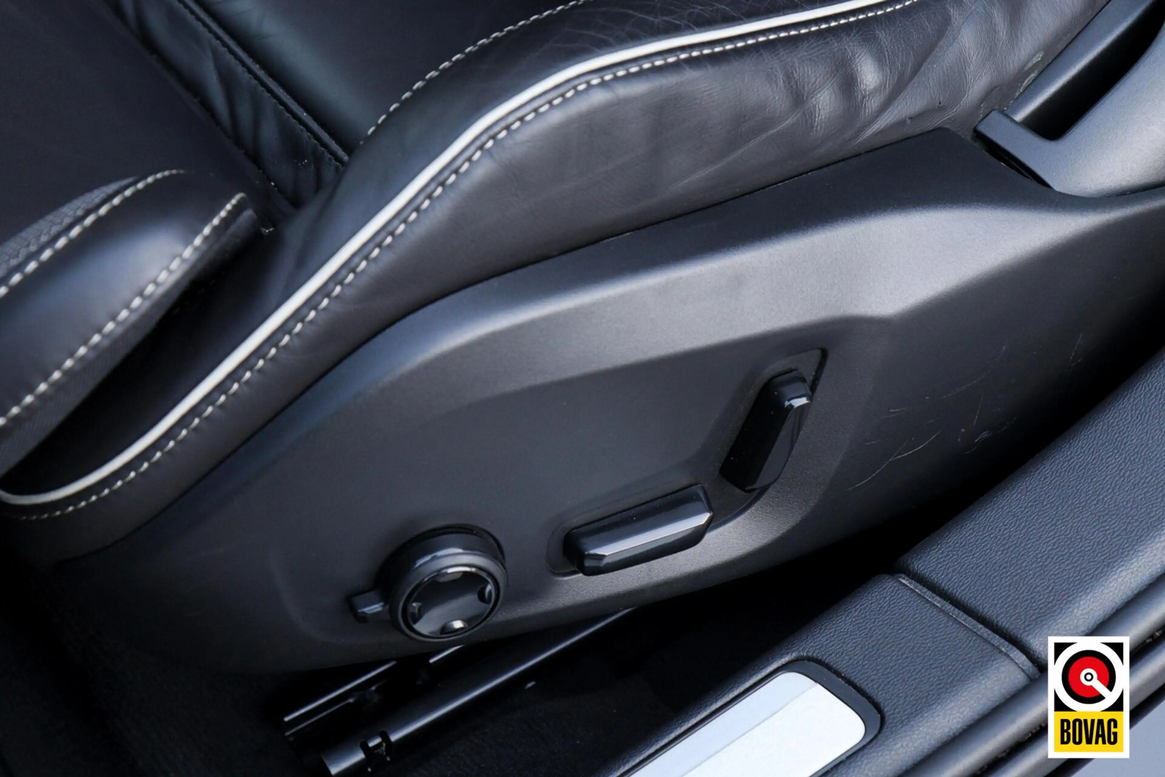 Volvo V60 2.0 T5 R-Design |LED|PANO|HARMAN-KARDON|CAMERA|MEM — photo 20