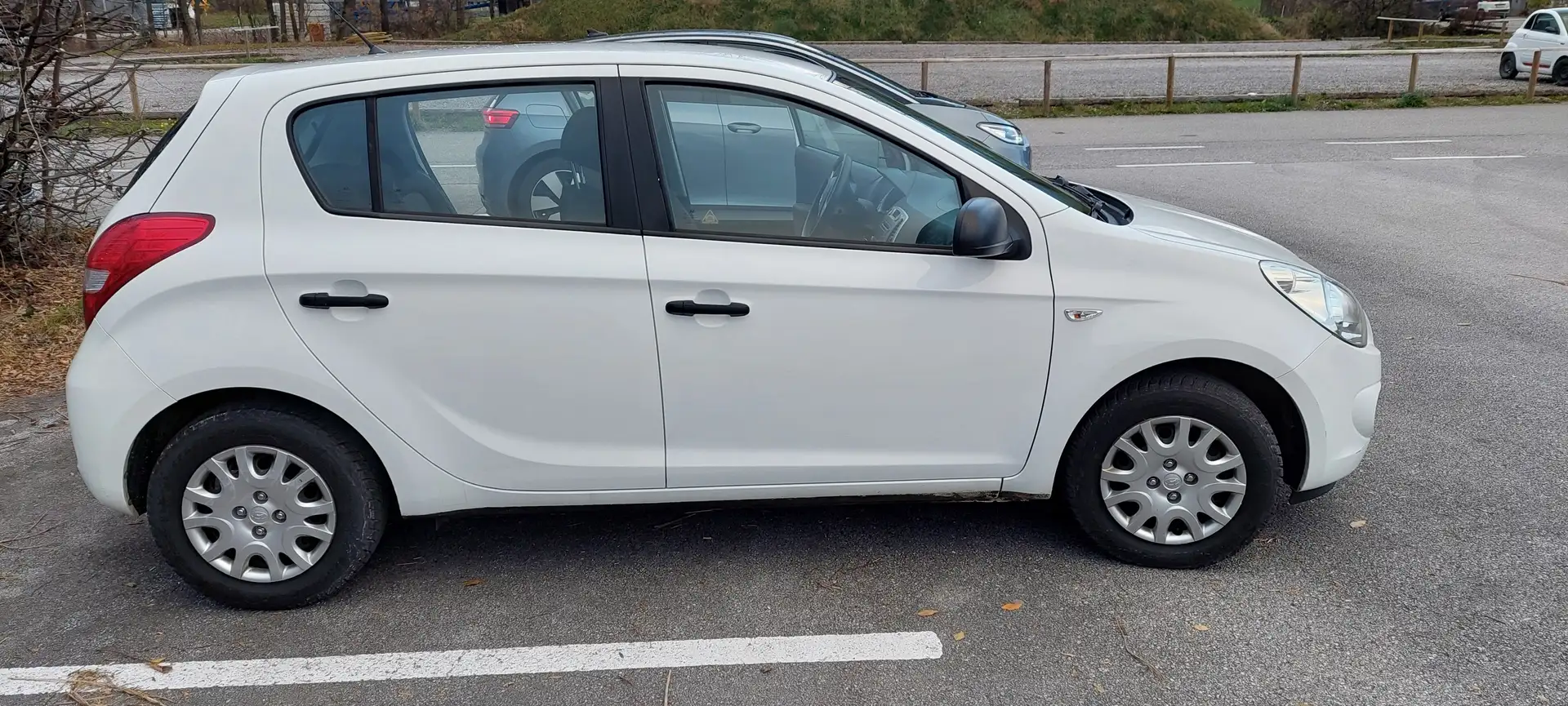 Hyundai i20 i20 1,25 Life Weiß - 2