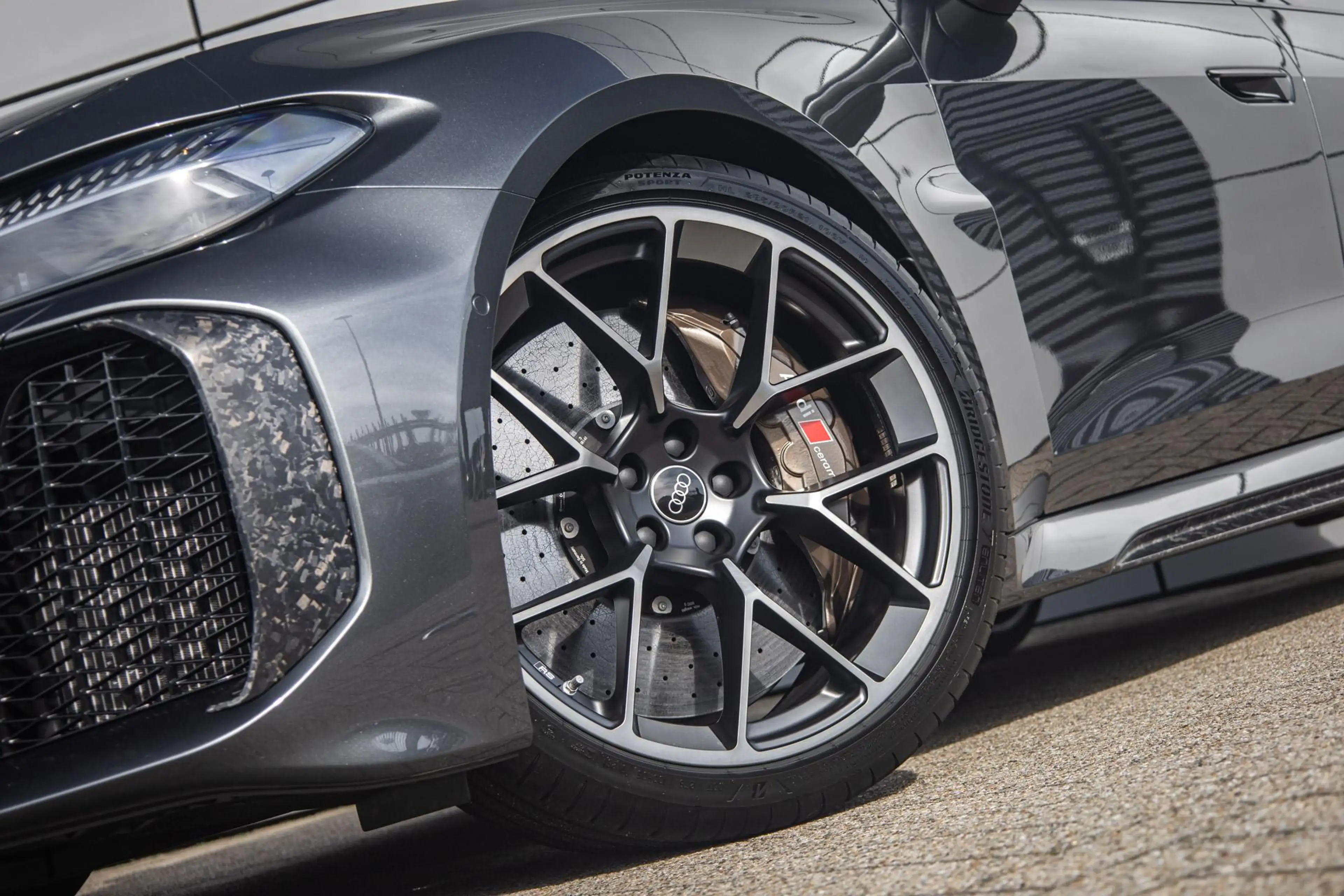 Audi RS5 Avant 2.9 e-hybrid 639pk quattro | Keramisch | Car — photo 10