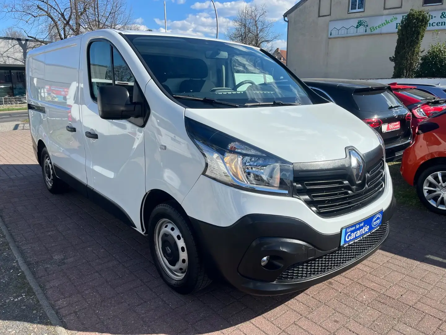 Renault Trafic Kast. L1H1 2,7t +STD.HEIZUNG+NAVI+AHK+PDC Wit - 1