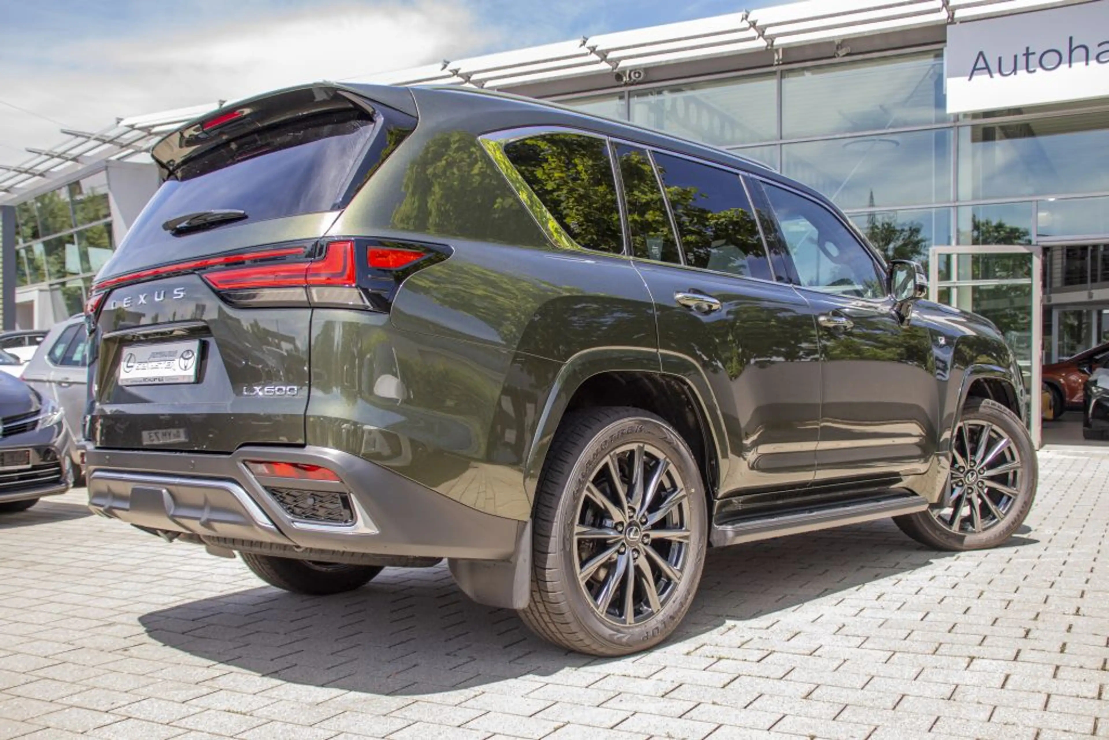 Lexus LX 600 F SPORT — photo 4